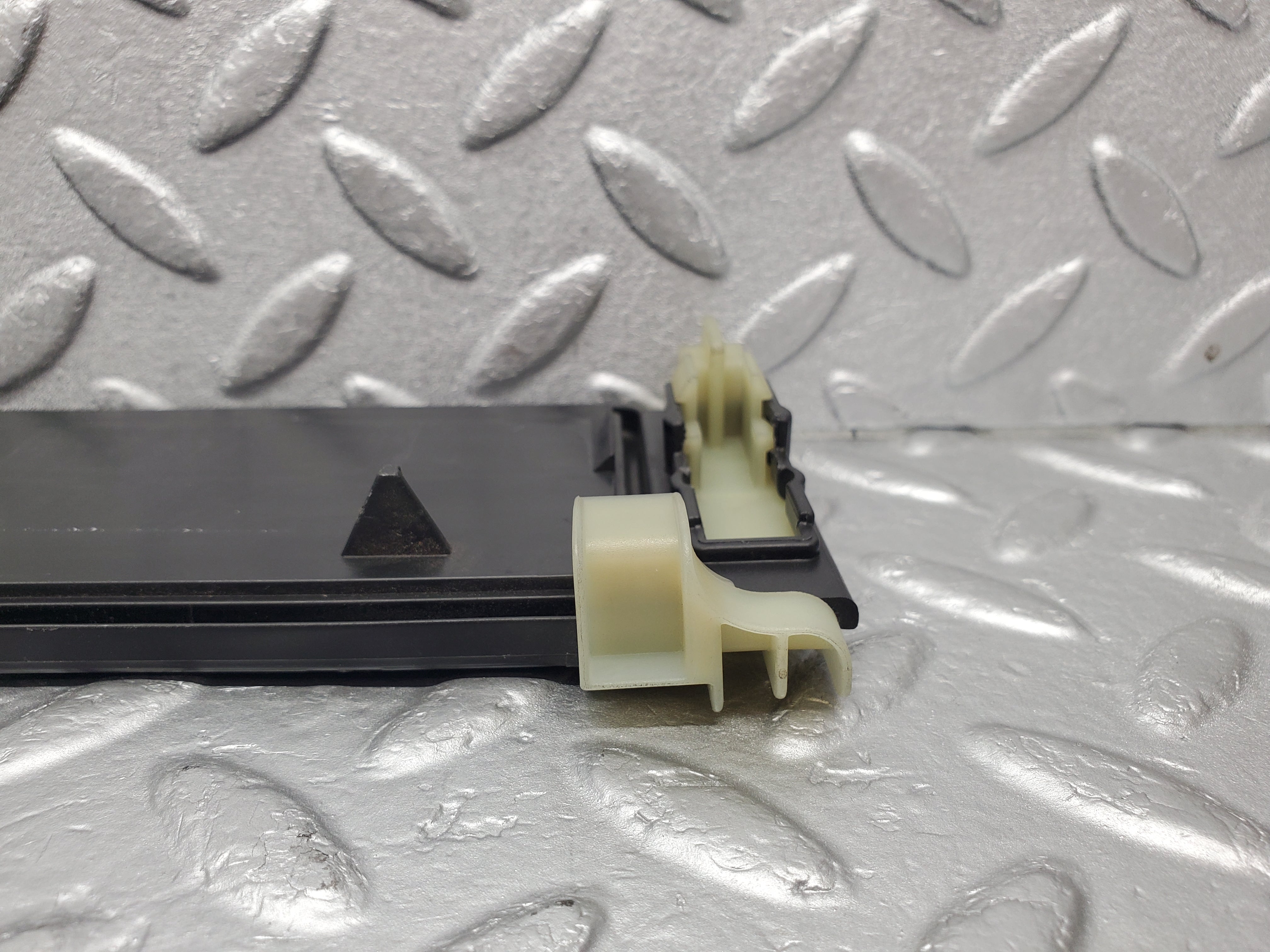 1569 Mercedes-Benz W220 S430 Air Filter Cover 2108303603