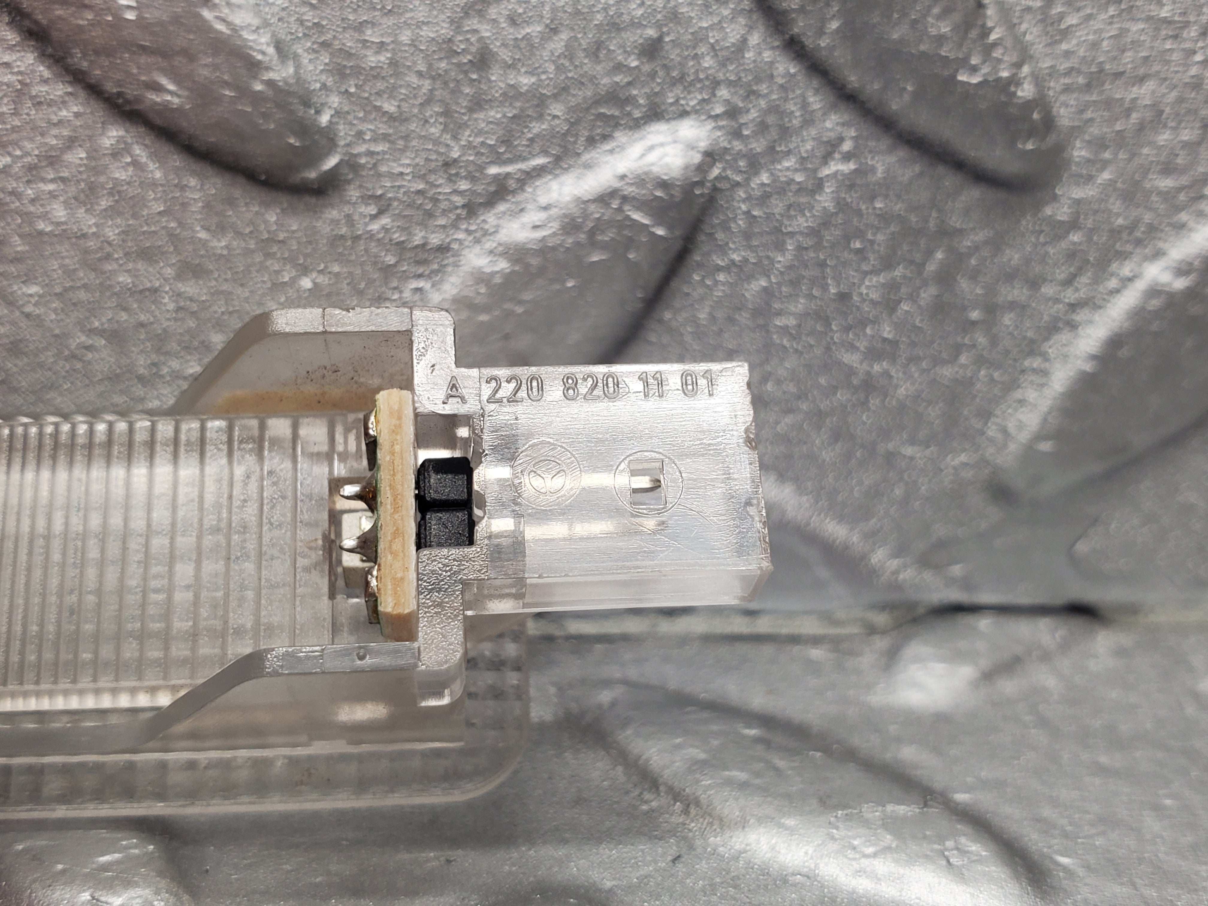 1591 Mercedes-Benz W220 S430 Interior Under Dashboard Light 2208201101