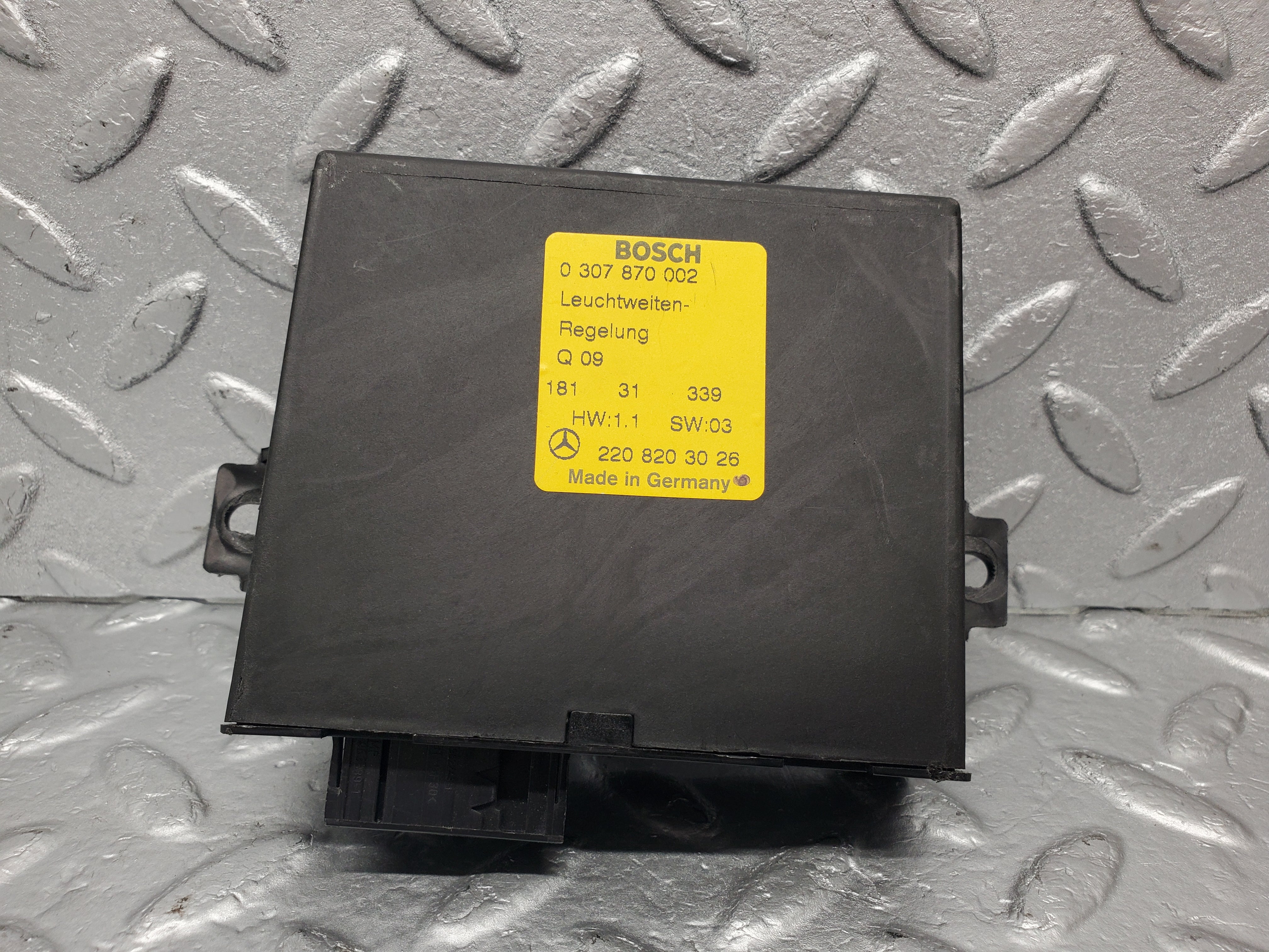 1593 Mercedes-Benz W220 S430 Headlight Control Module 2208203026