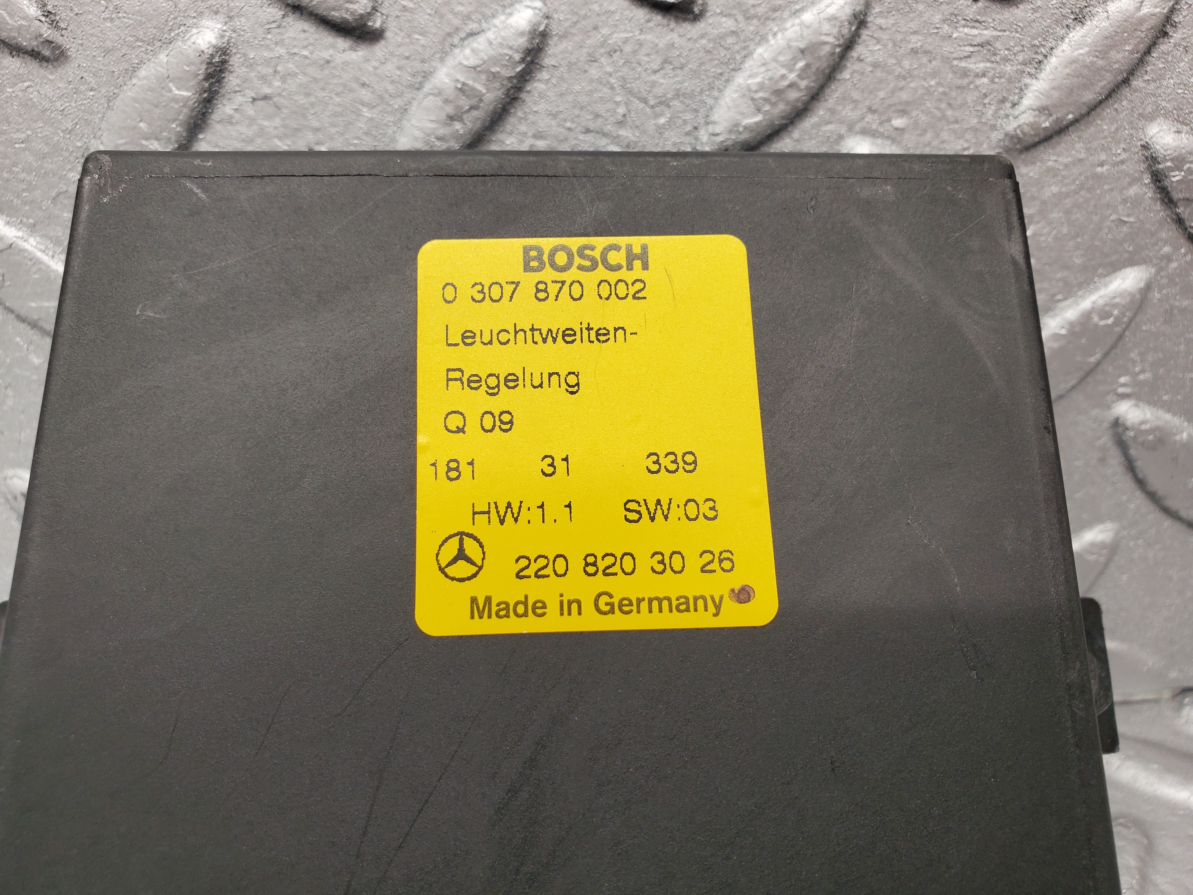 1593 Mercedes-Benz W220 S430 Headlight Control Module 2208203026