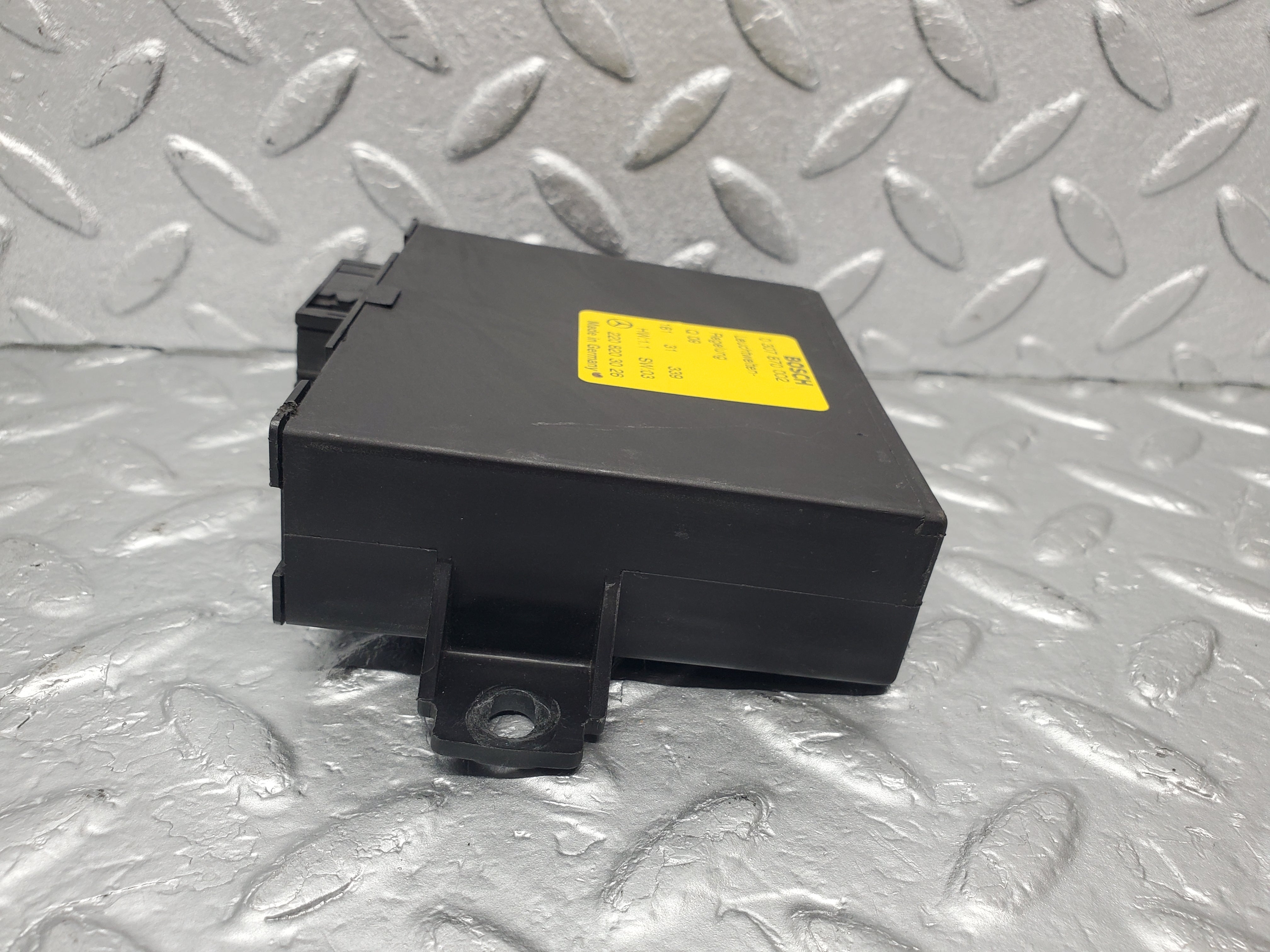 1593 Mercedes-Benz W220 S430 Headlight Control Module 2208203026