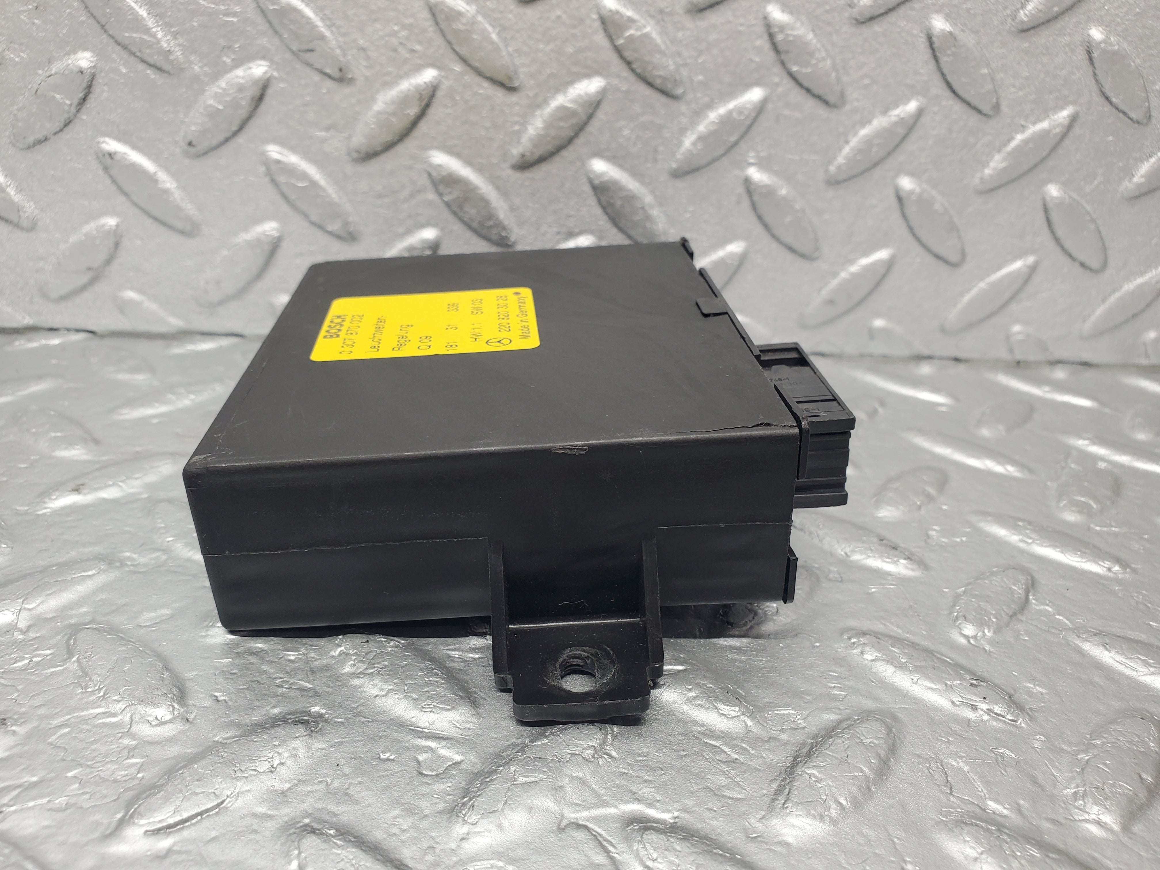 1593 Mercedes-Benz W220 S430 Headlight Control Module 2208203026