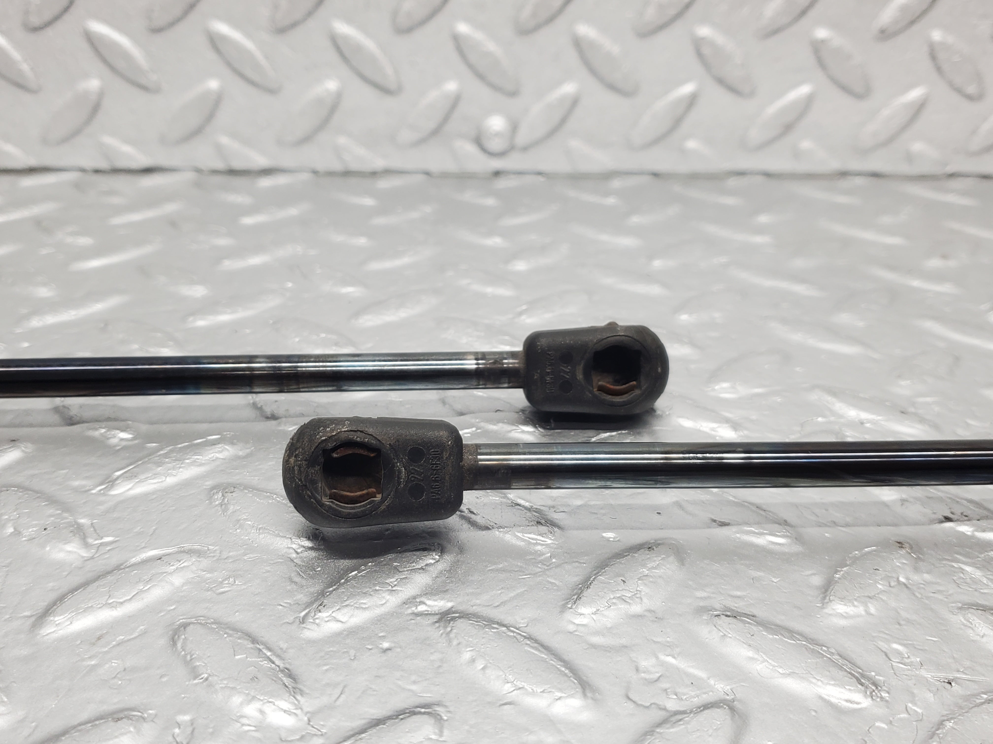 1596 Mercedes-Benz W220 S430 Boot Lid Gas Shock Strut Lifter 2208800323