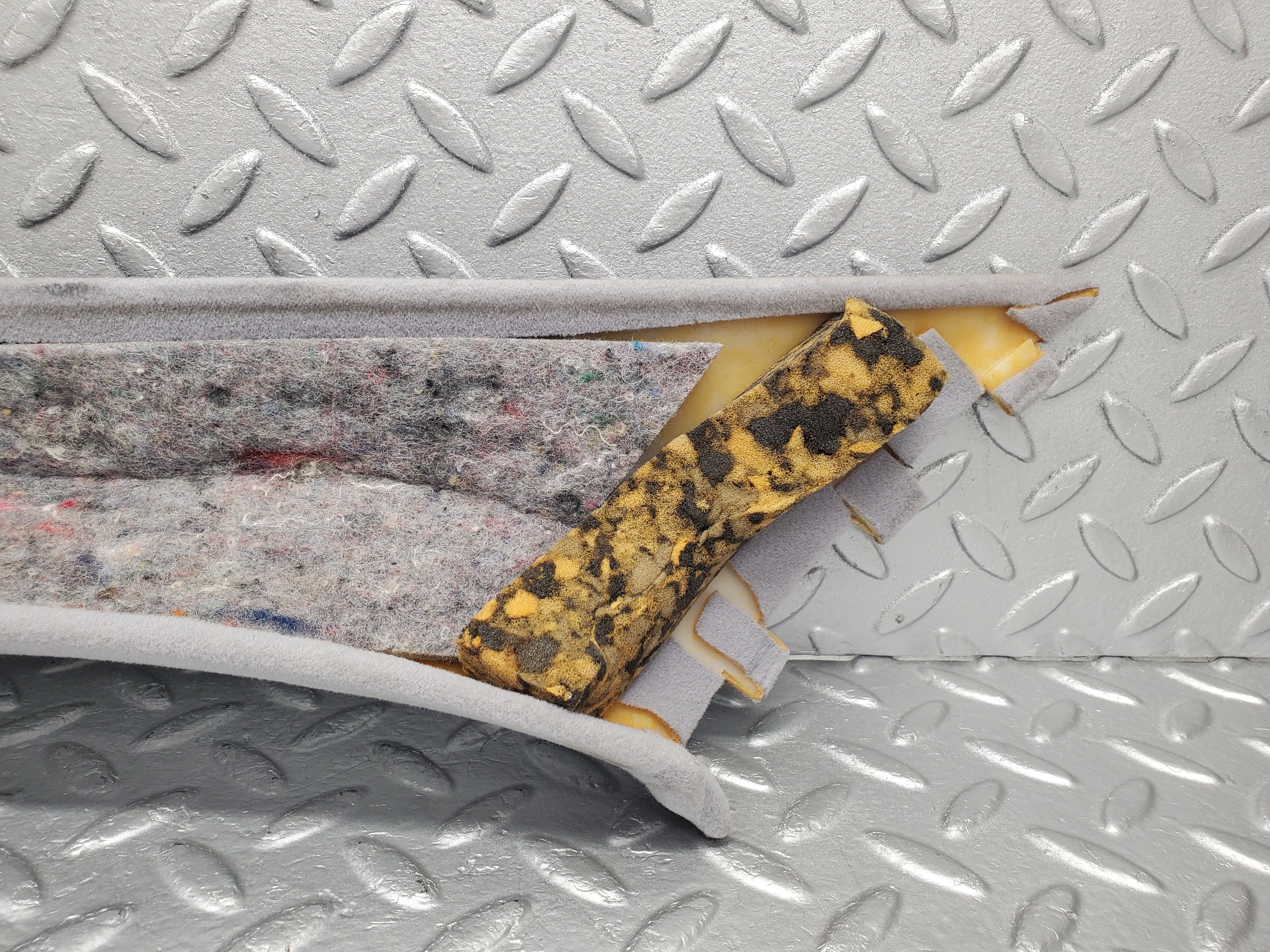 1545 Mercedes-Benz W220 S430 A Pillar Cover Right Side