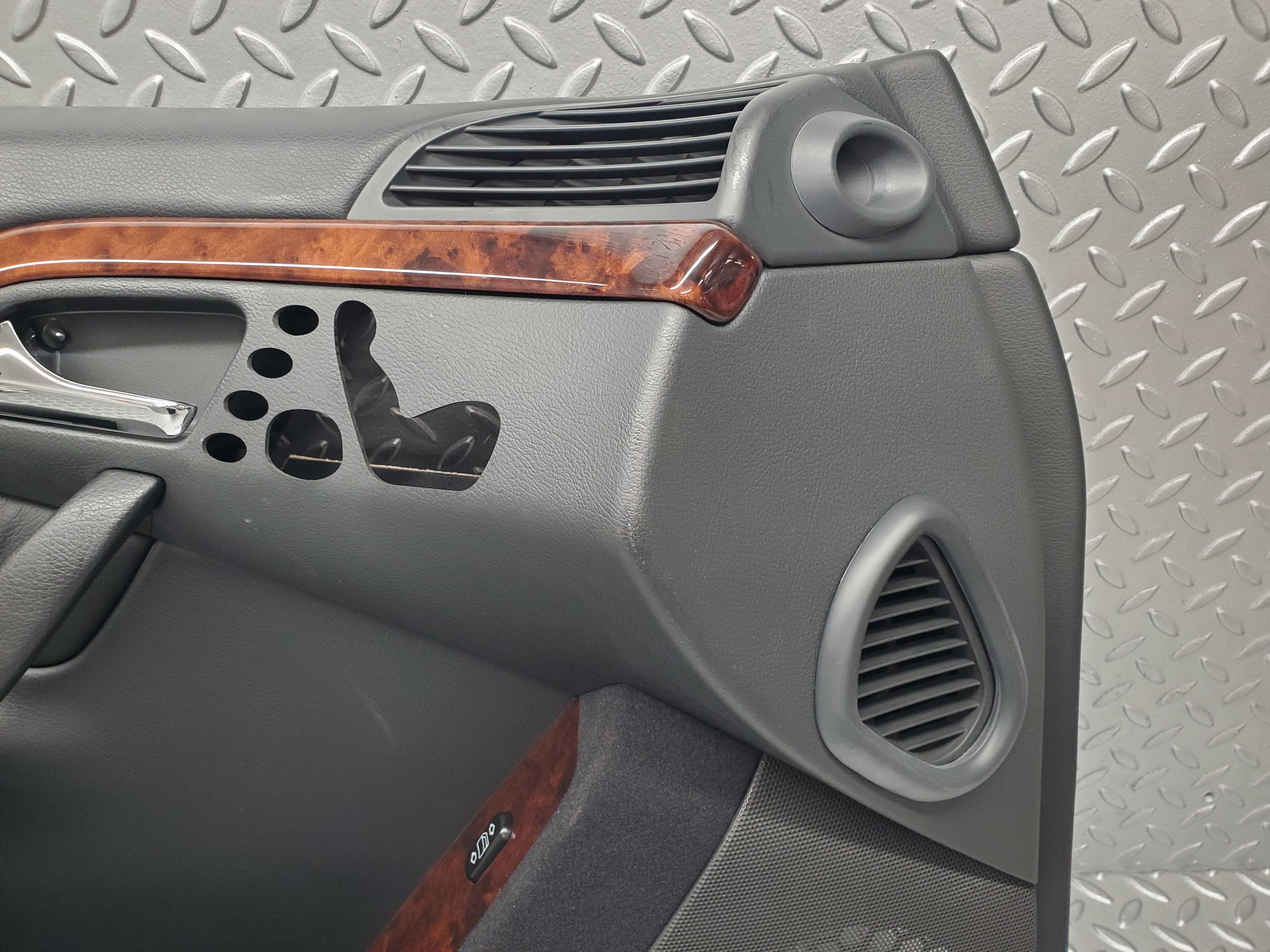 1570 Mercedes-Benz W220 S430 Front Left Door Card 2207200770