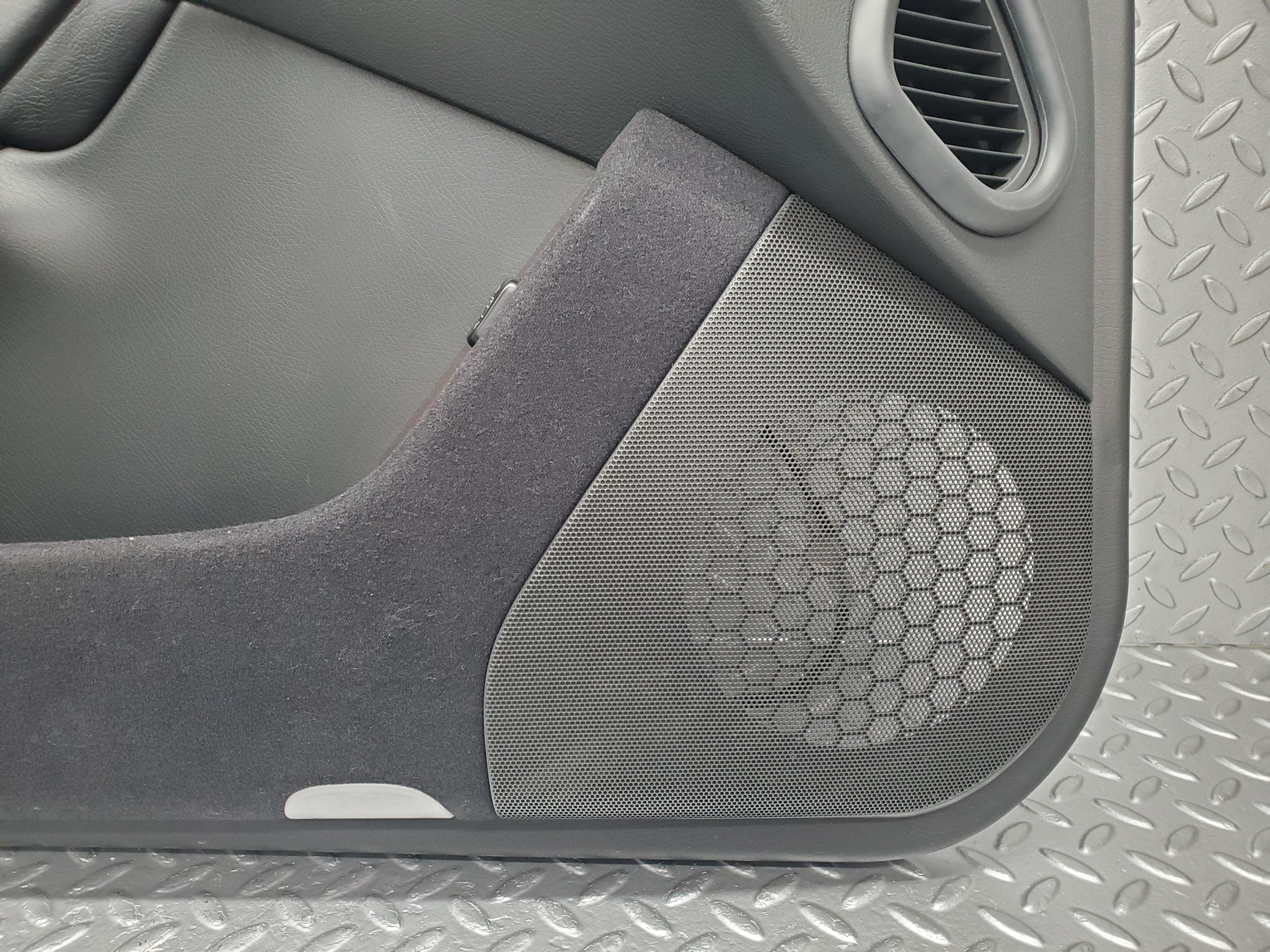 1570 Mercedes-Benz W220 S430 Front Left Door Card 2207200770