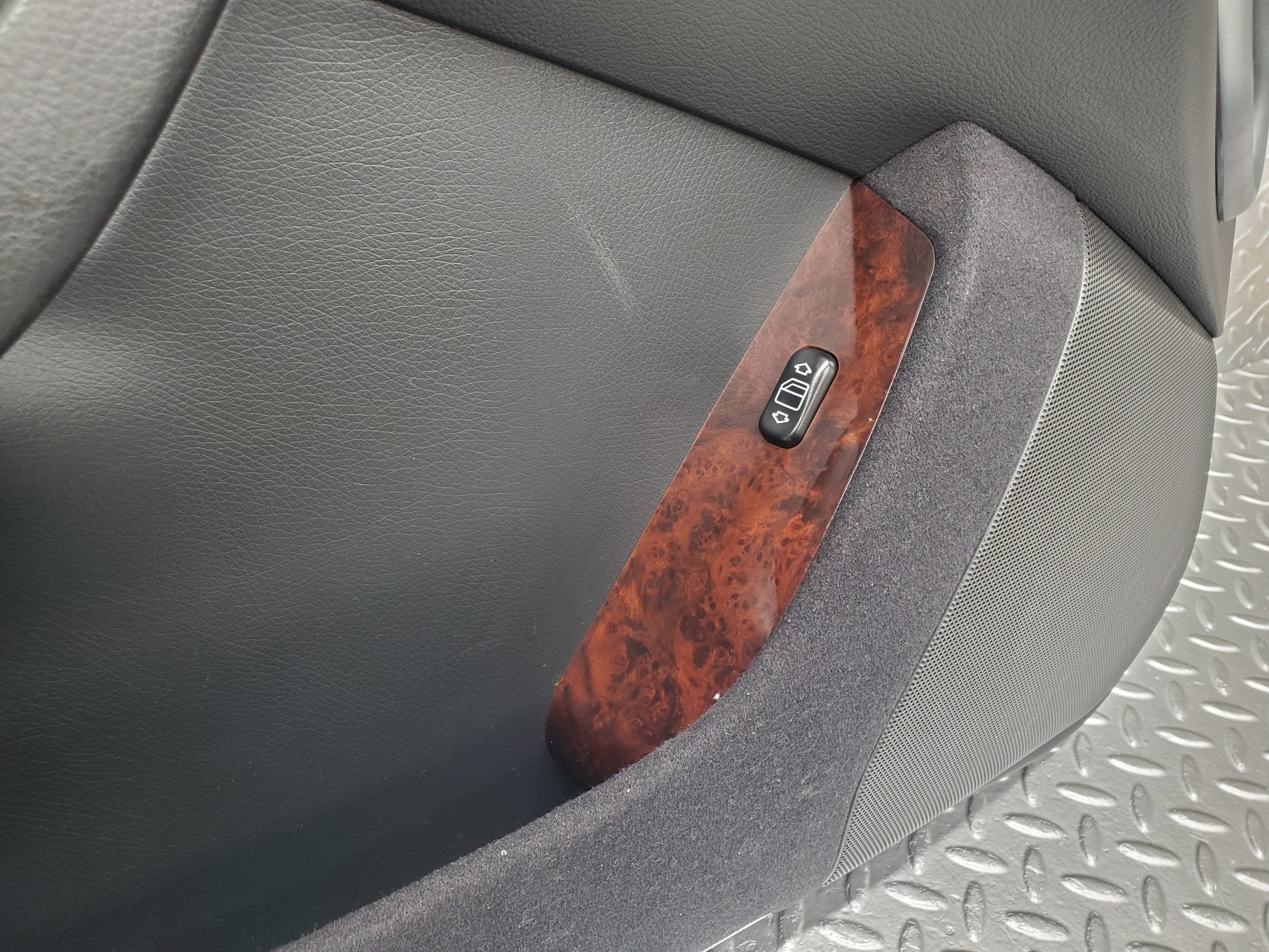 1570 Mercedes-Benz W220 S430 Front Left Door Card 2207200770