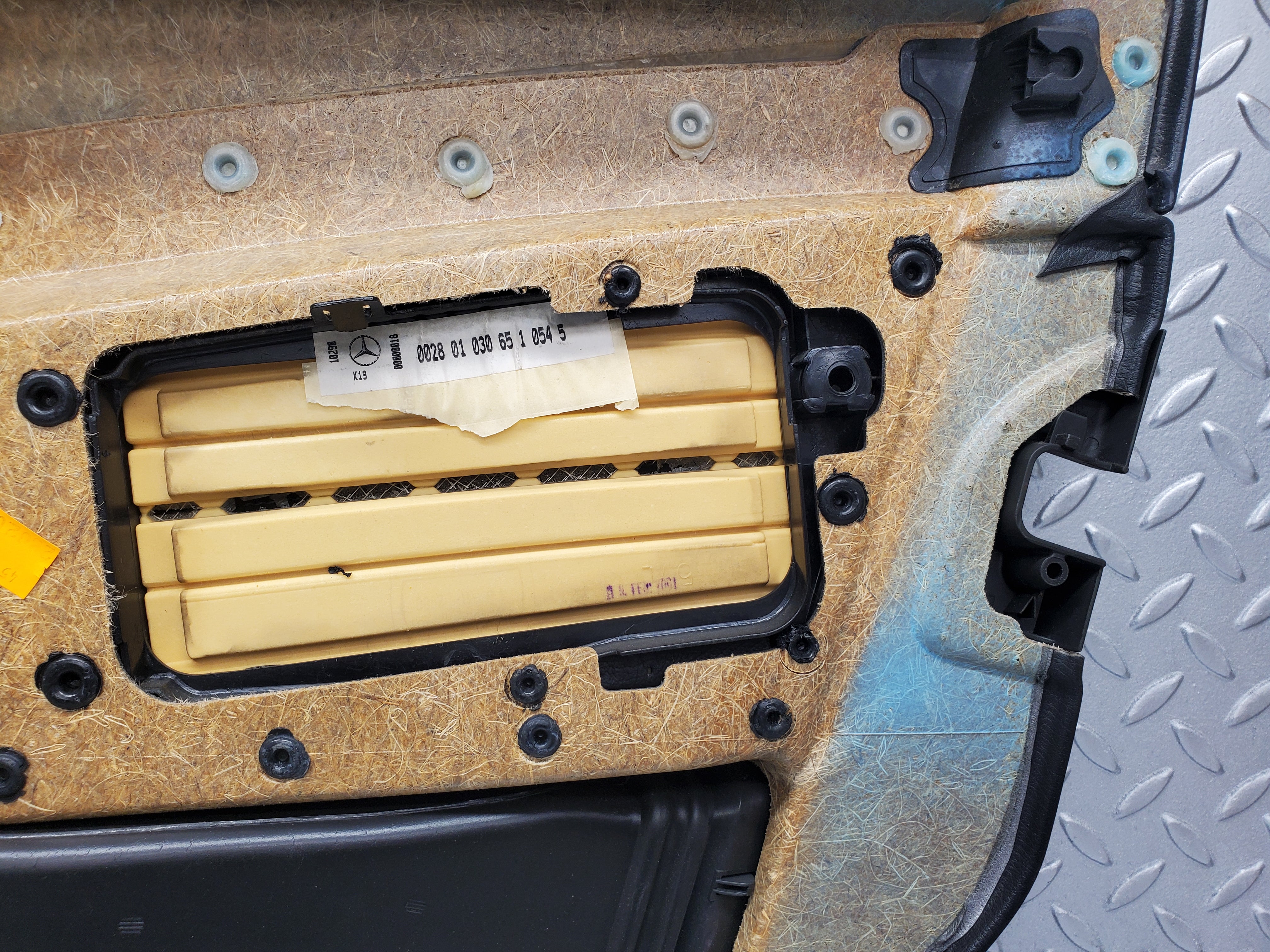 1570 Mercedes-Benz W220 S430 Front Left Door Card 2207200770