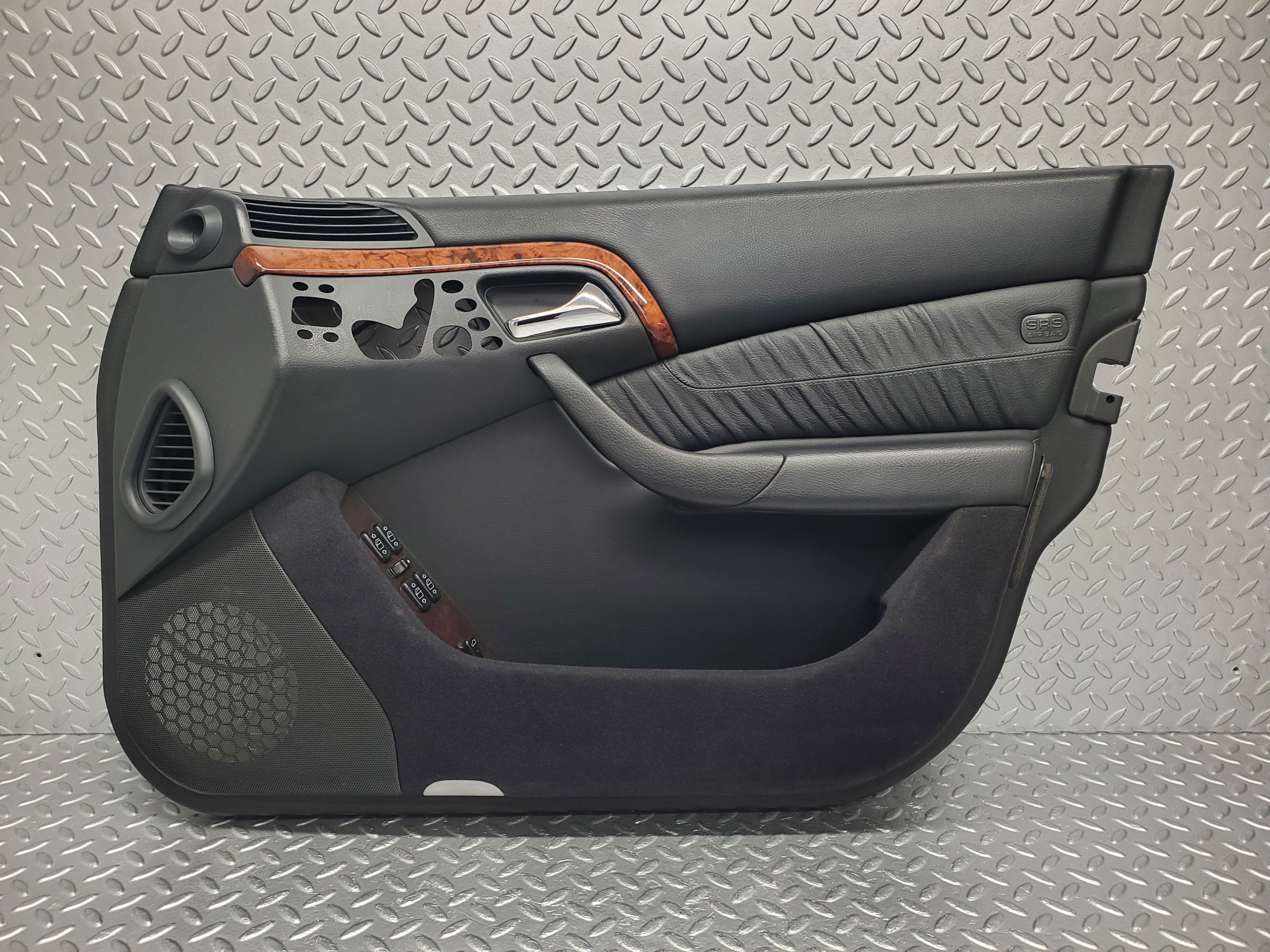 1571 Mercedes-Benz W220 S430 Front Right Door Card 2207200870