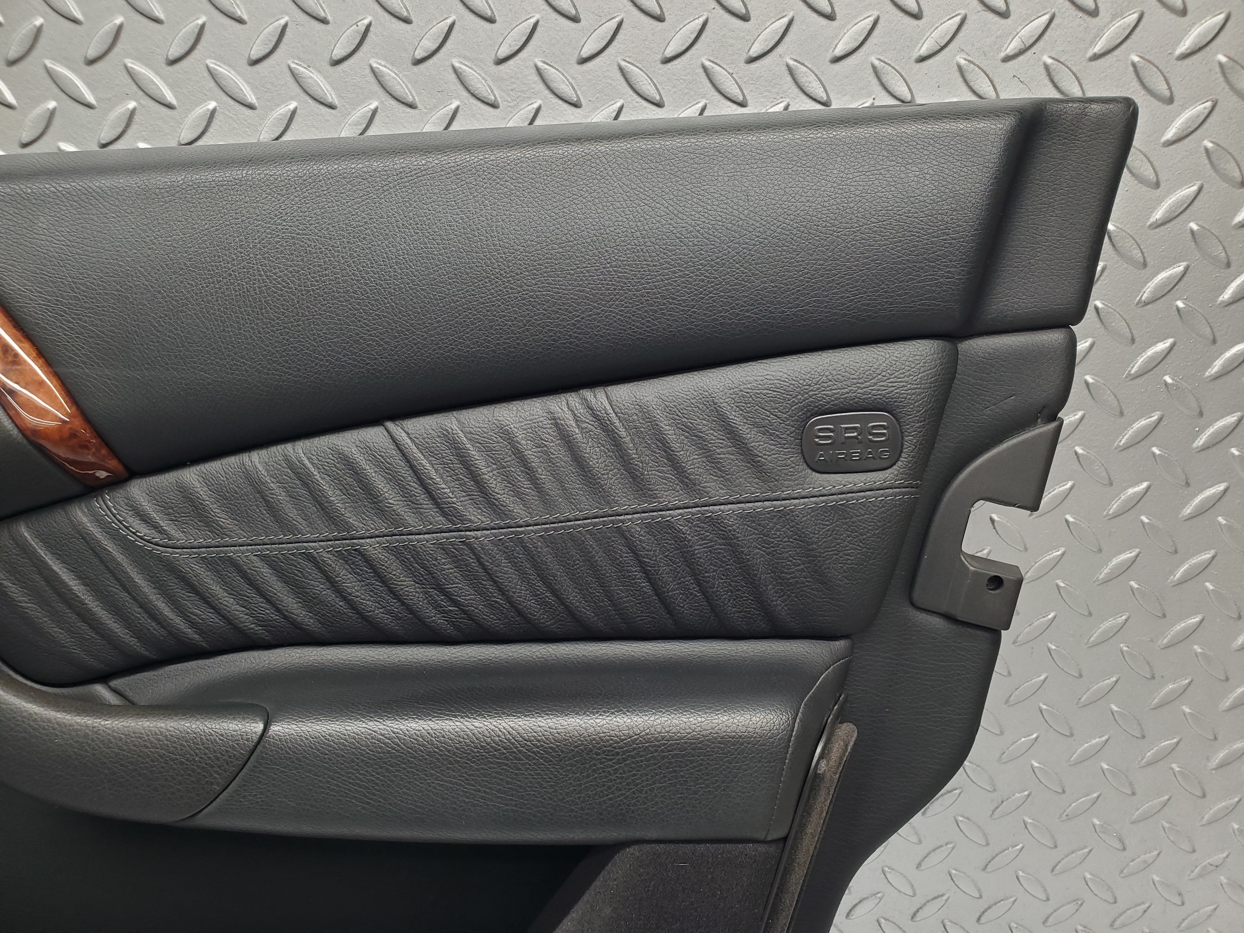 1571 Mercedes-Benz W220 S430 Front Right Door Card 2207200870