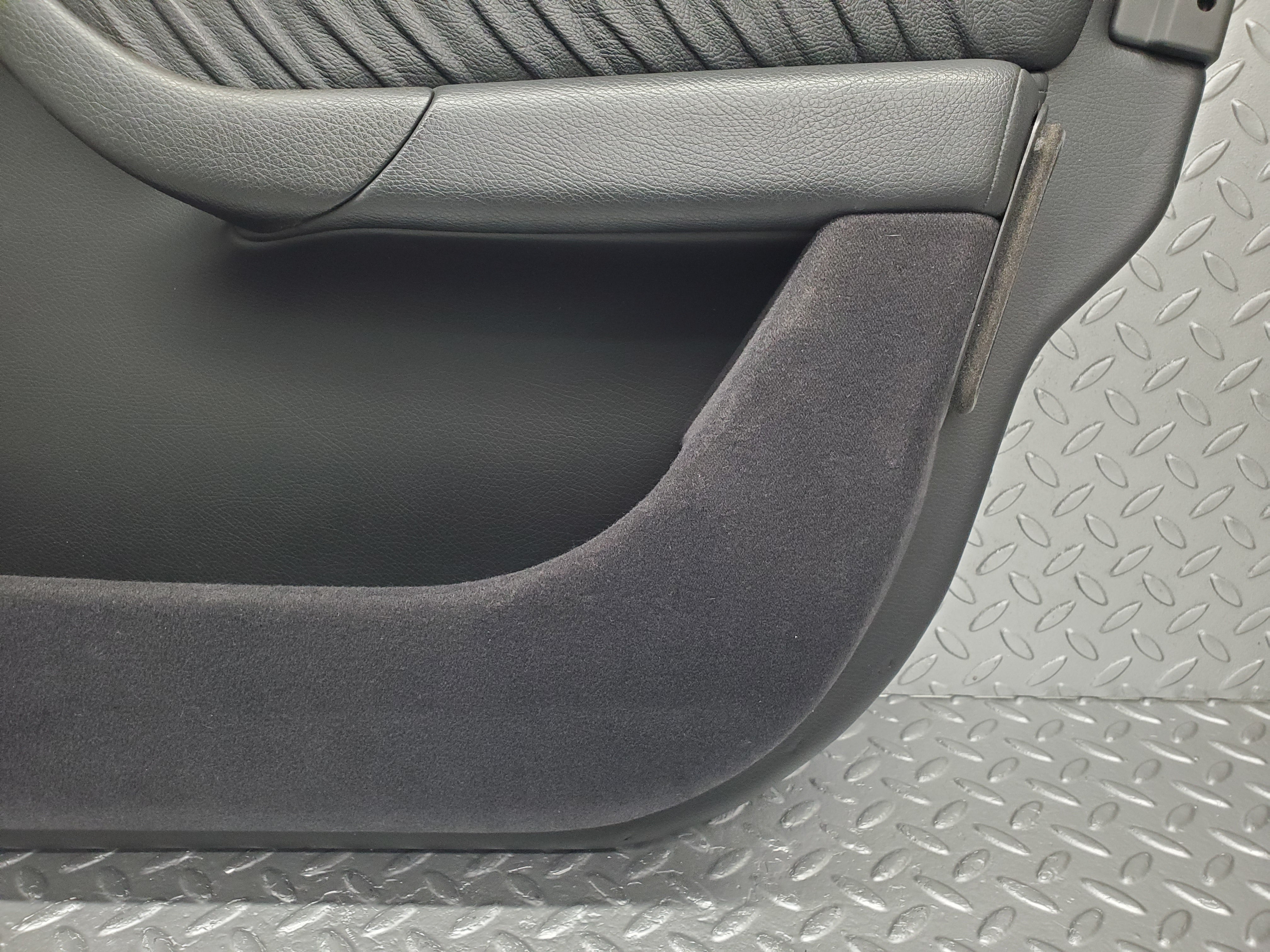 1571 Mercedes-Benz W220 S430 Front Right Door Card 2207200870