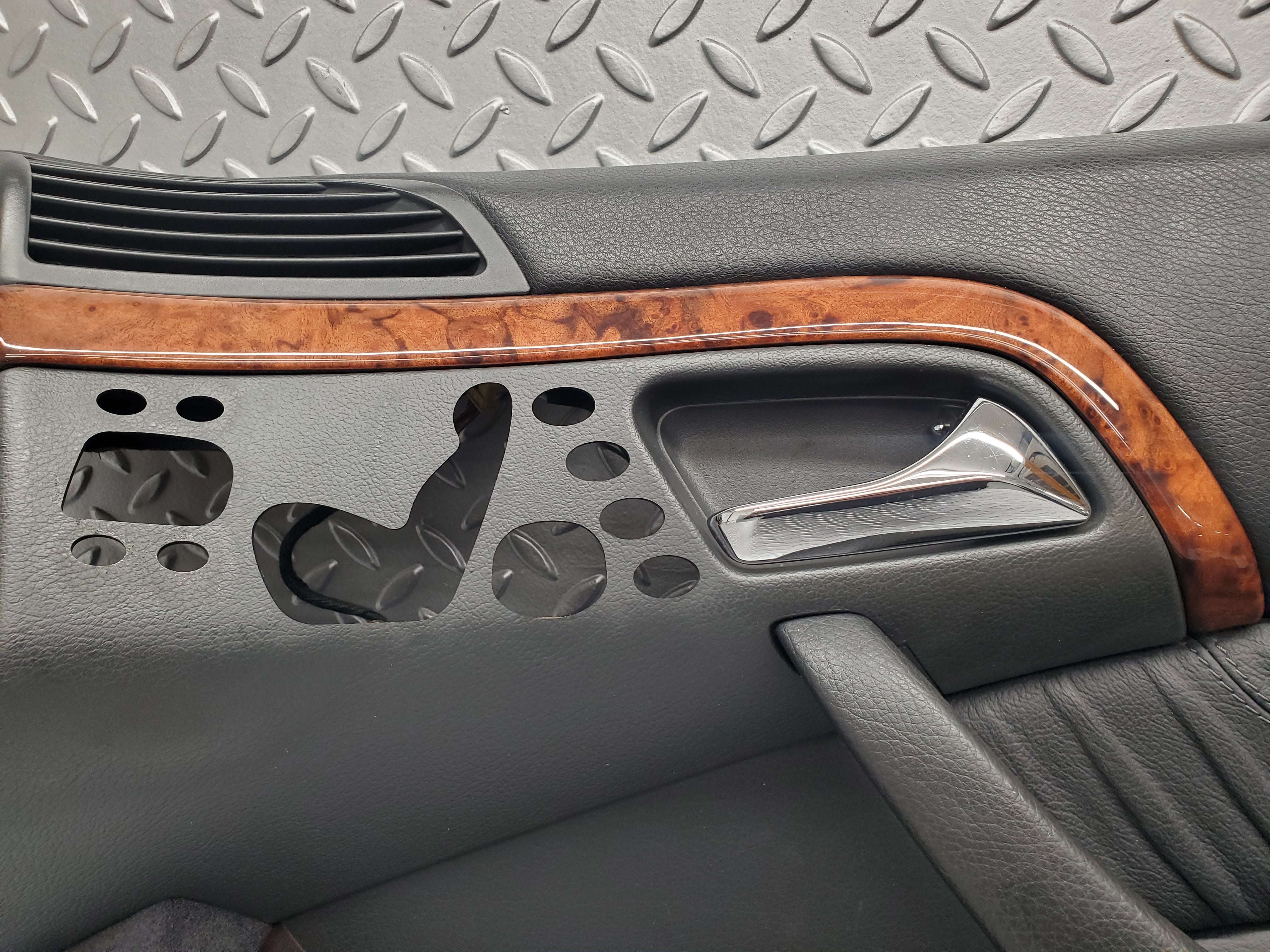 1571 Mercedes-Benz W220 S430 Front Right Door Card 2207200870