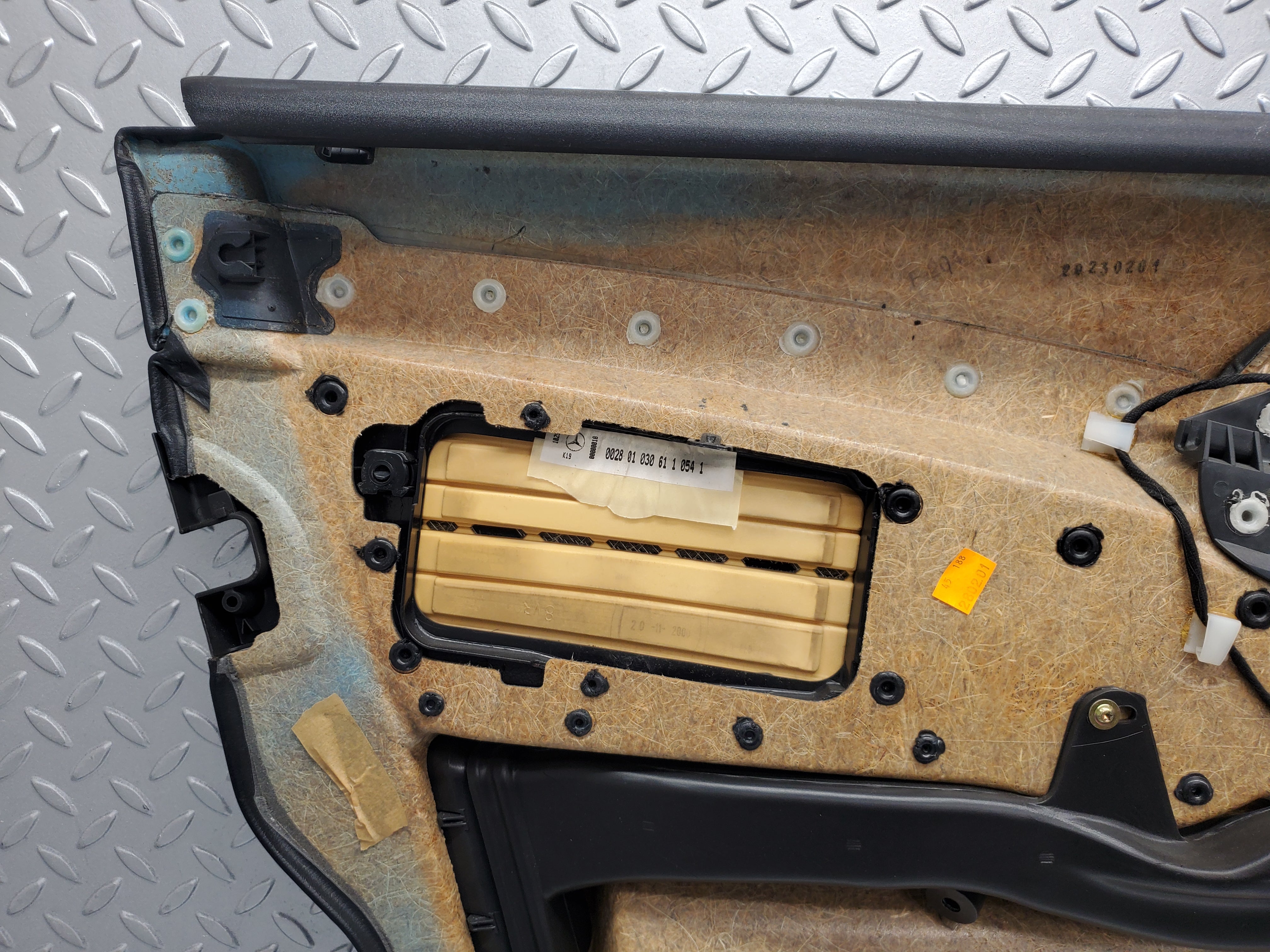 1571 Mercedes-Benz W220 S430 Front Right Door Card 2207200870