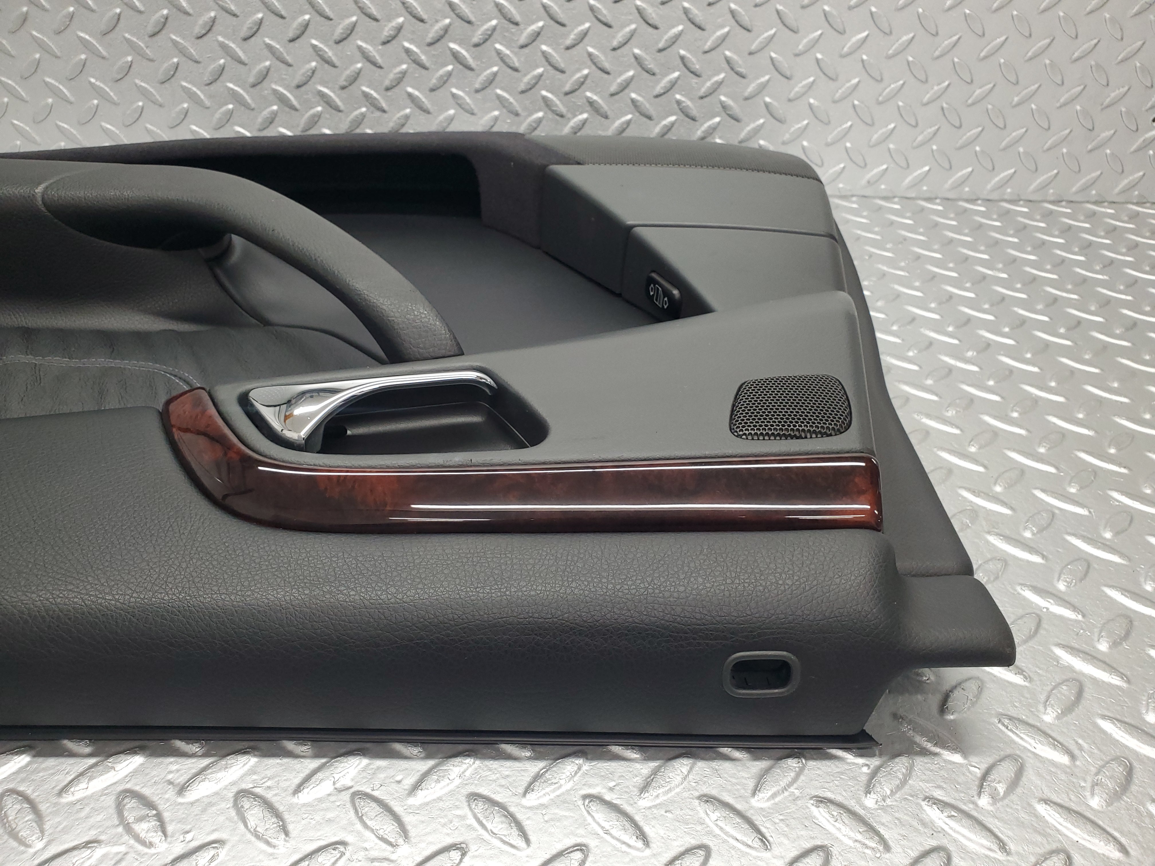 1572 Mercedes-Benz W220 S430 Rear Right Door Card 2207302270