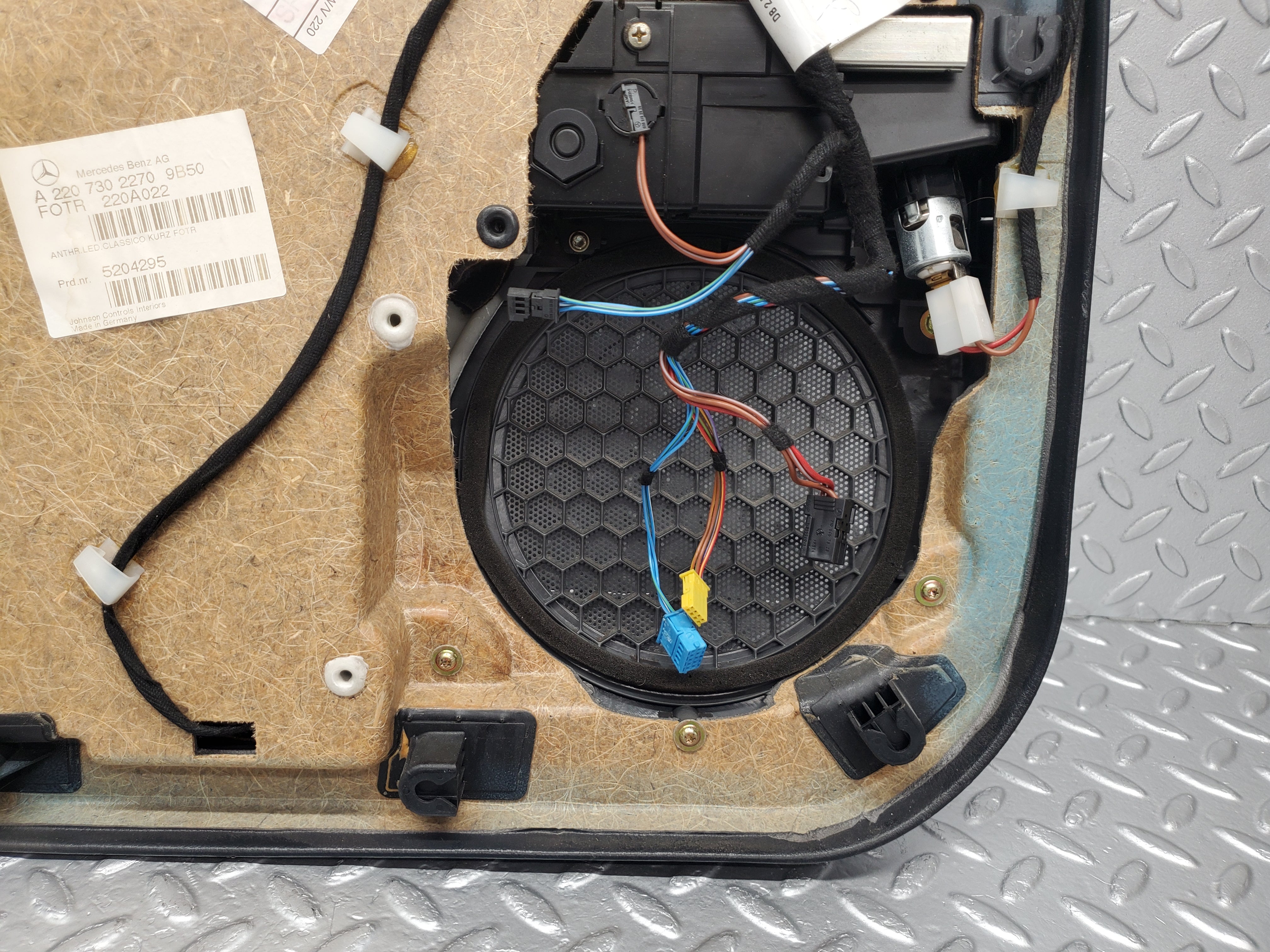 1572 Mercedes-Benz W220 S430 Rear Right Door Card 2207302270