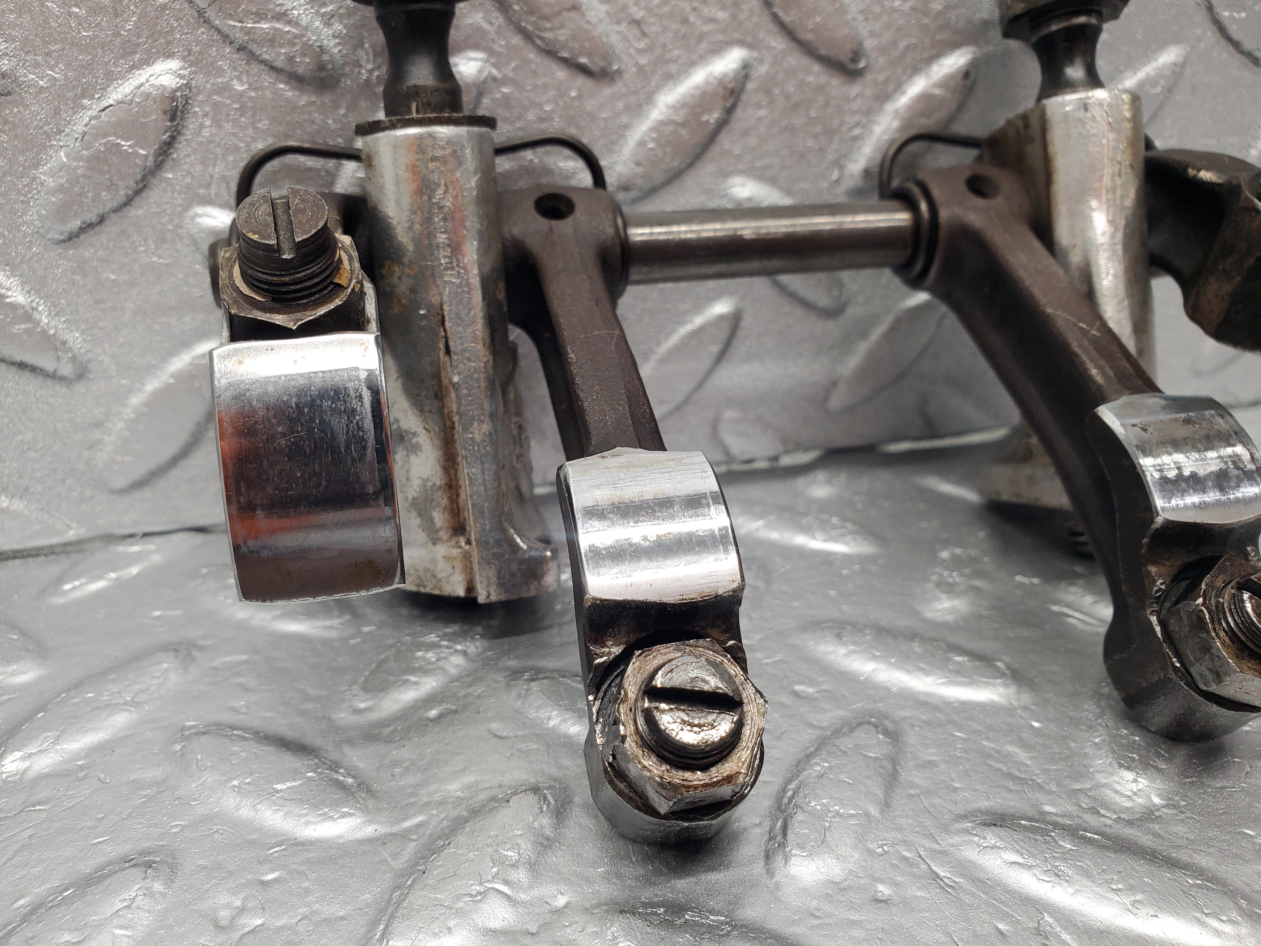 1728 Mercedes-Benz W105 219 Ponton Rocker Arms