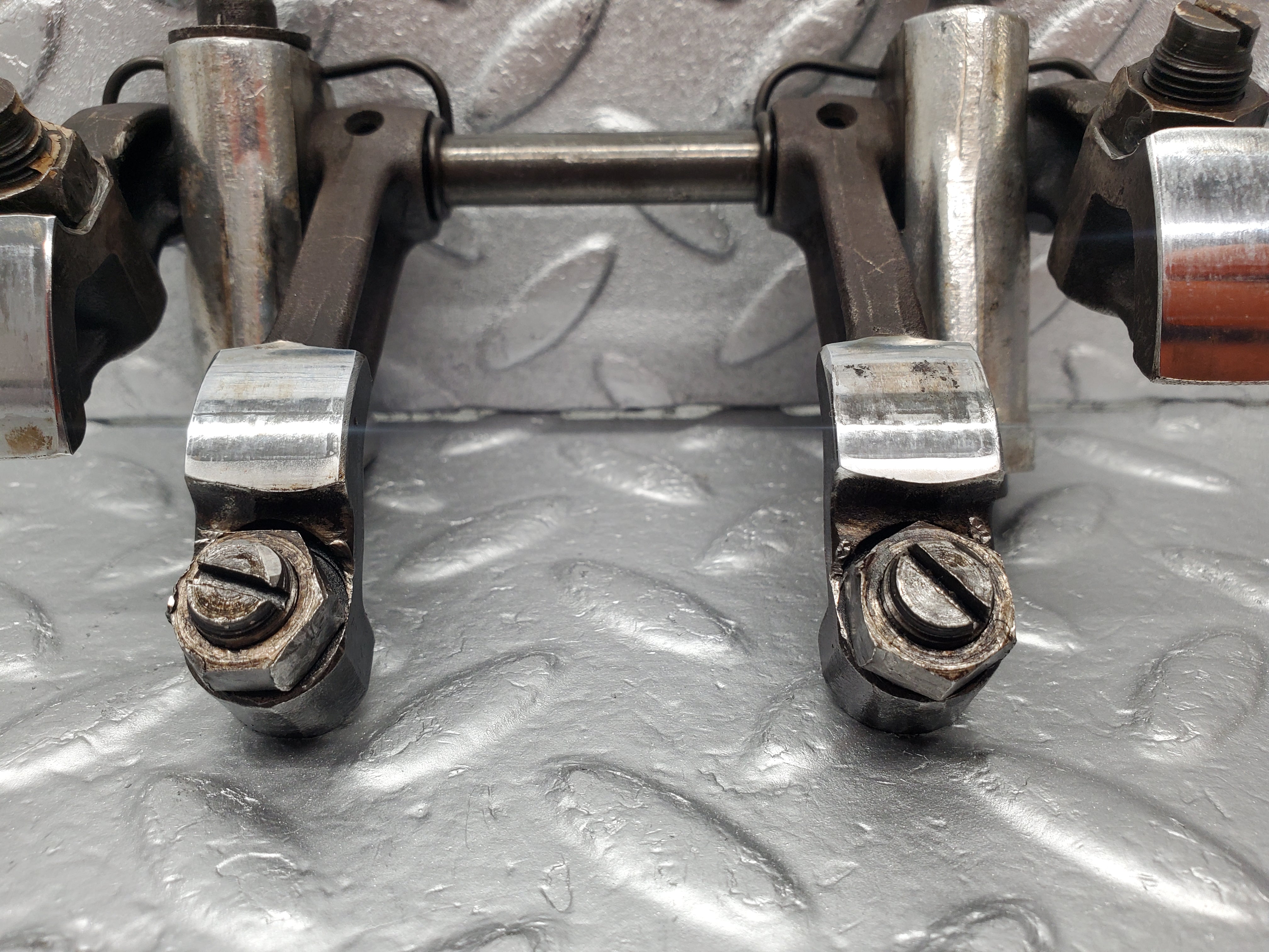 1728 Mercedes-Benz W105 219 Ponton Rocker Arms