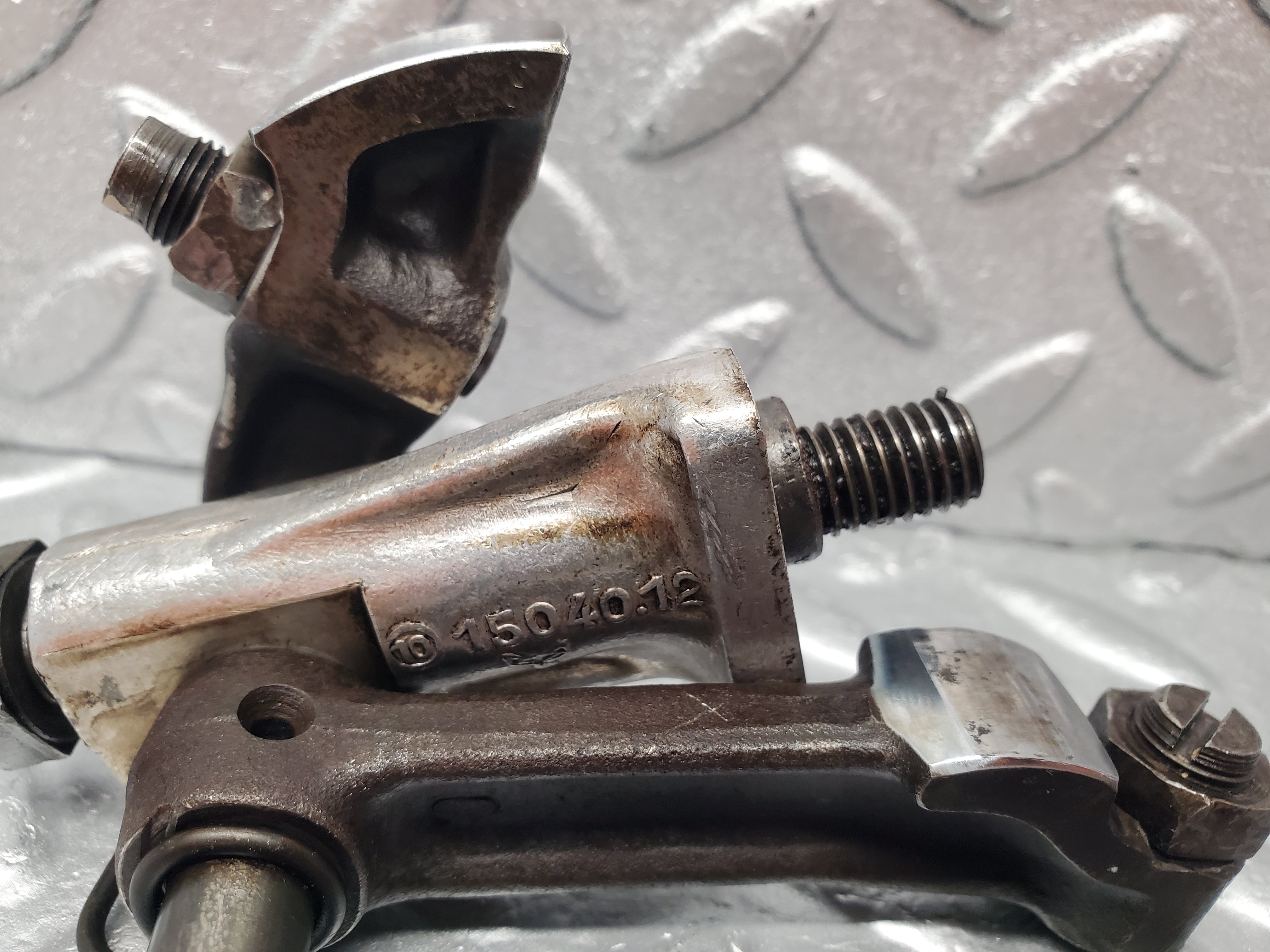 1728 Mercedes-Benz W105 219 Ponton Rocker Arms