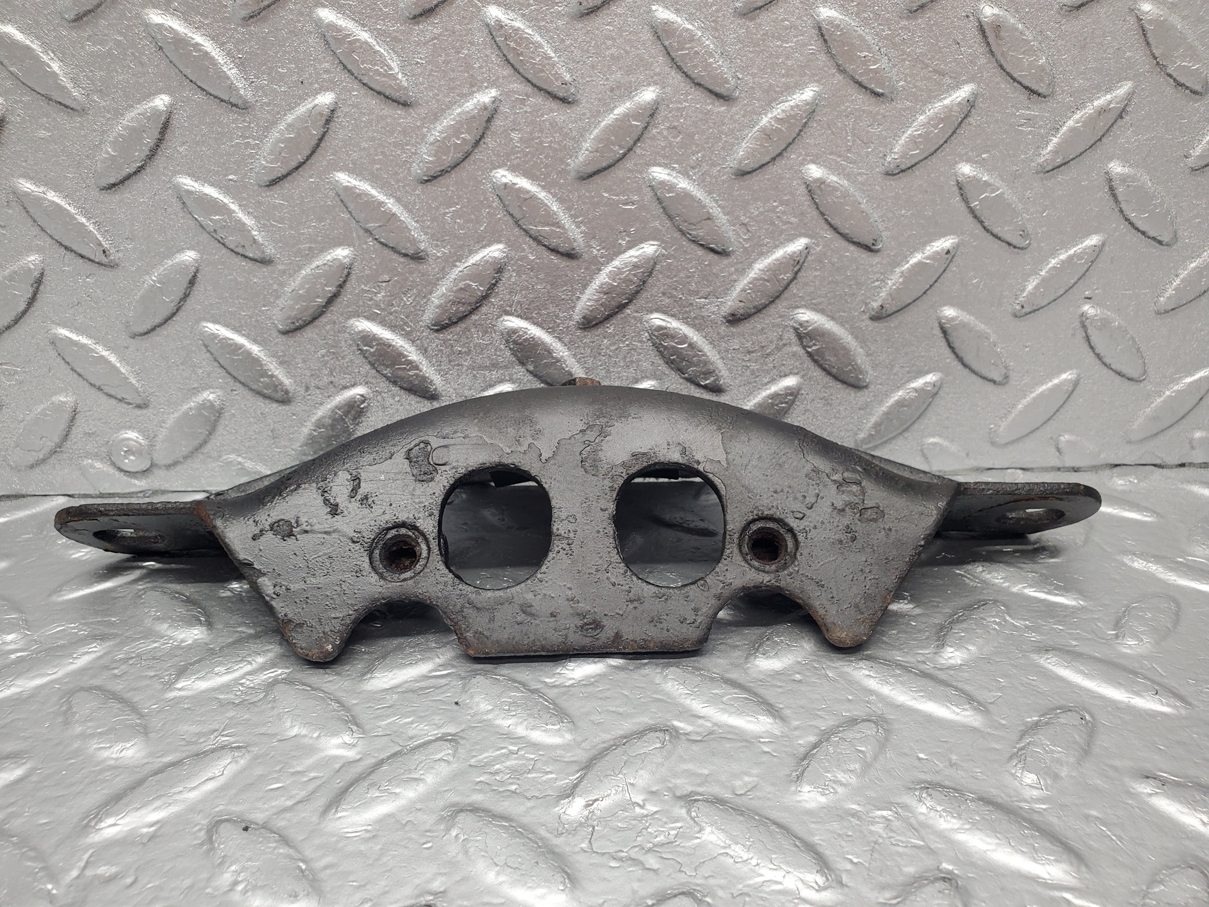 1735 Mercedes-Benz W105 219 Ponton Gearbox Mount Bracket