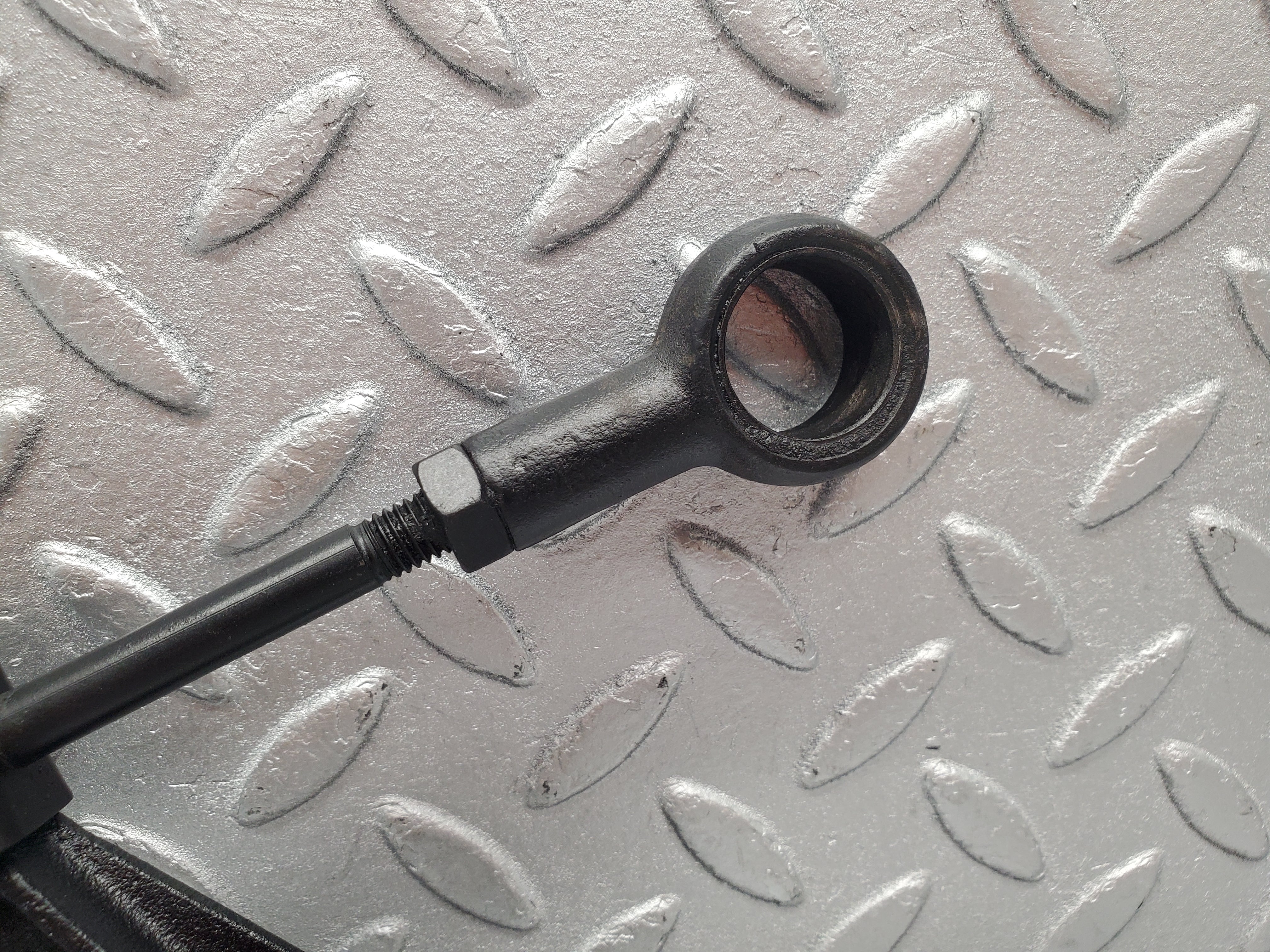 1744 Mercedes-Benz W105 219 PONTON Front Engine Mount Bracket