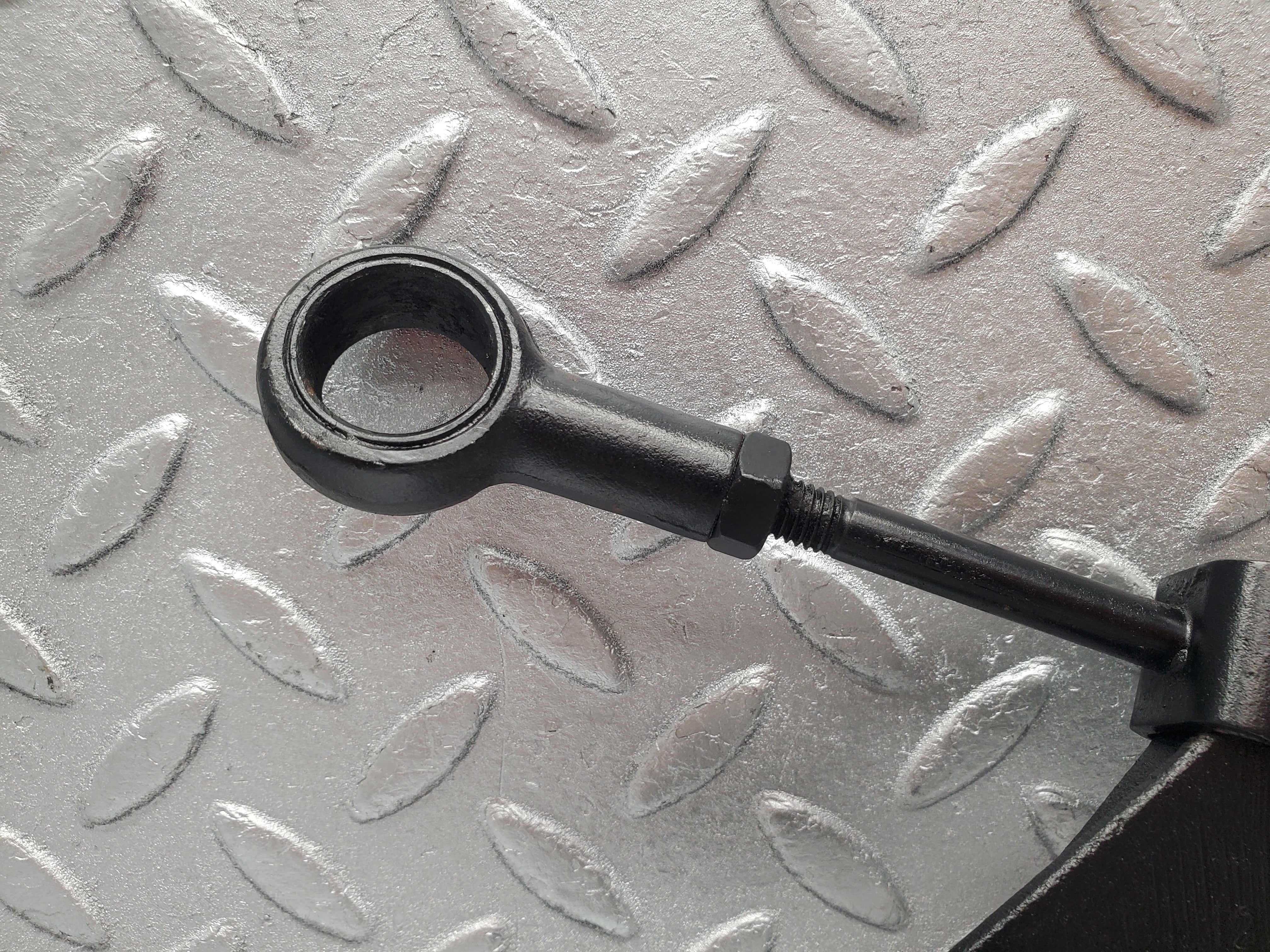 1744 Mercedes-Benz W105 219 PONTON Front Engine Mount Bracket