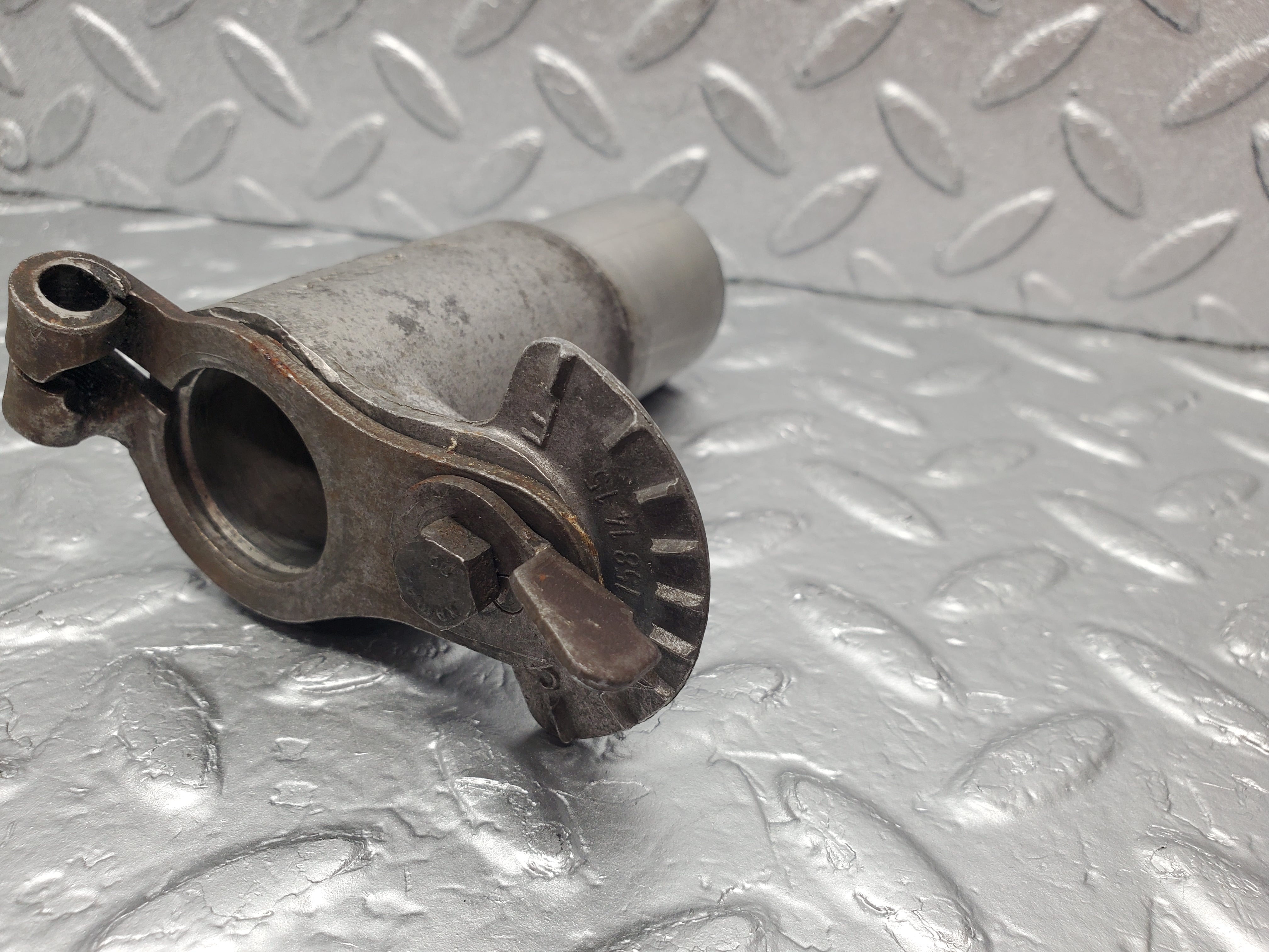 1747 Mercedes-Benz W105 219 Ponton Ignition Distributor Mount 1801581415