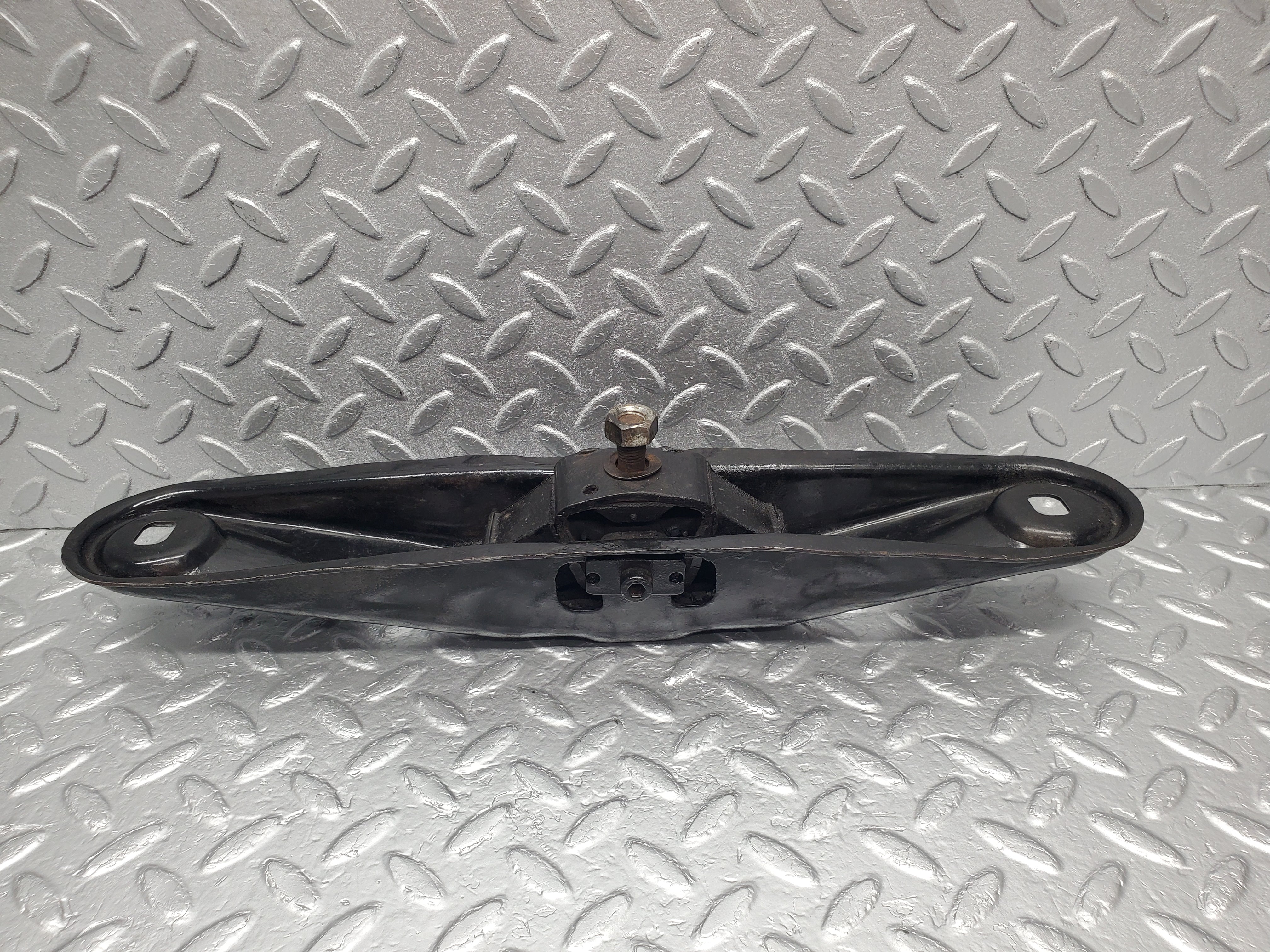 1751 Mercedes-Benz W123 230E Gearbox Mount Bracket