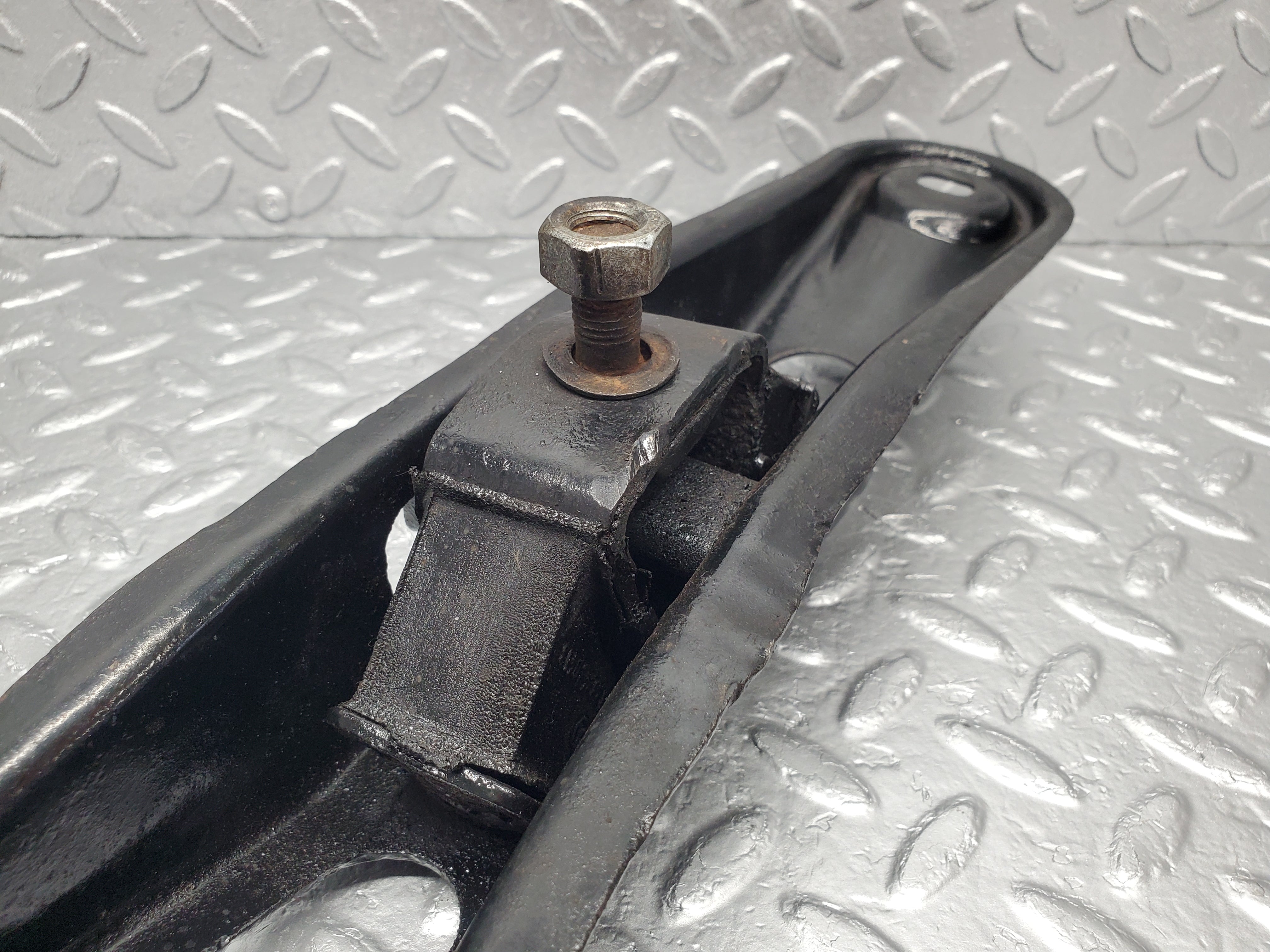 1751 Mercedes-Benz W123 230E Gearbox Mount Bracket