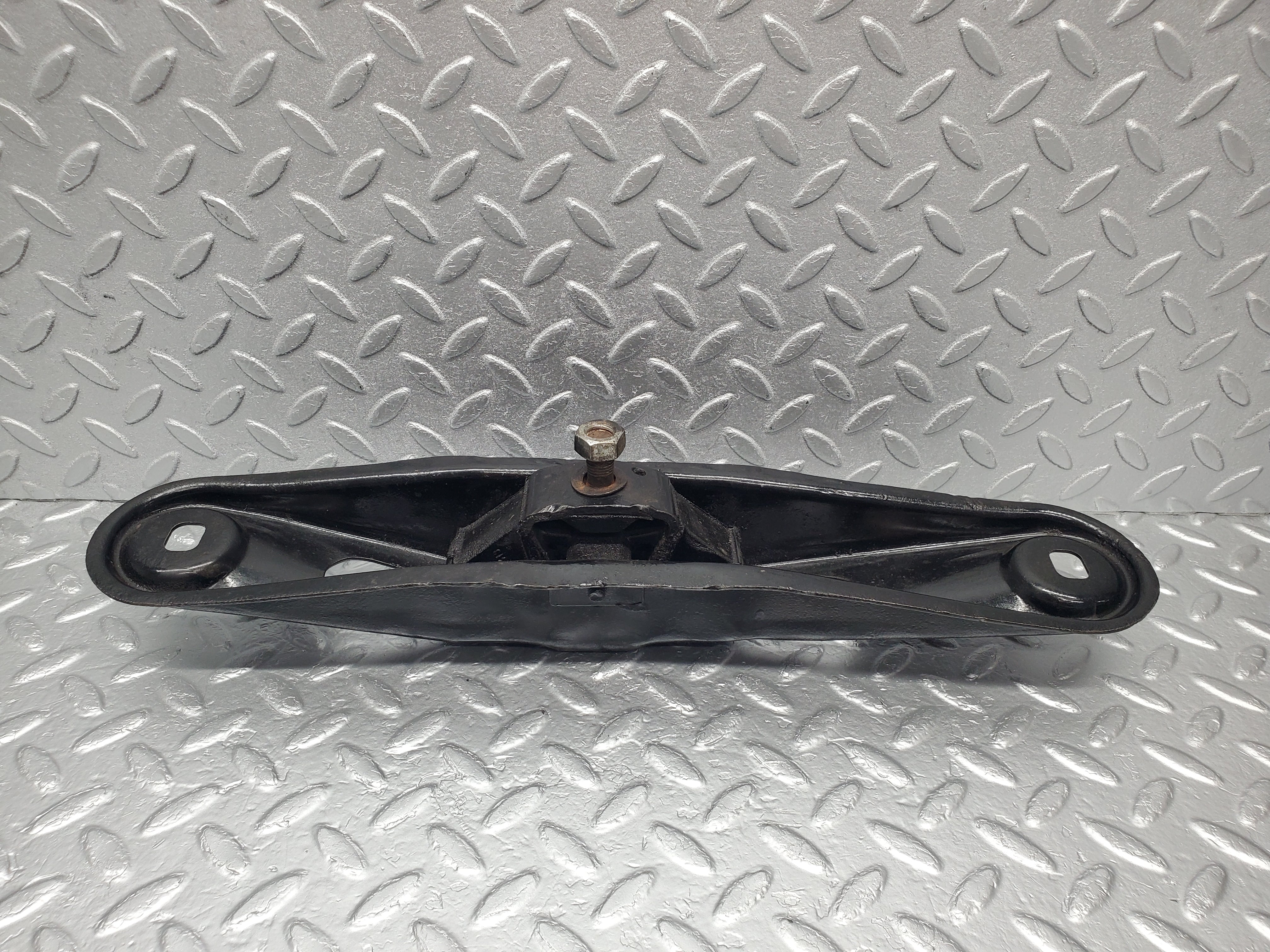 1751 Mercedes-Benz W123 230E Gearbox Mount Bracket