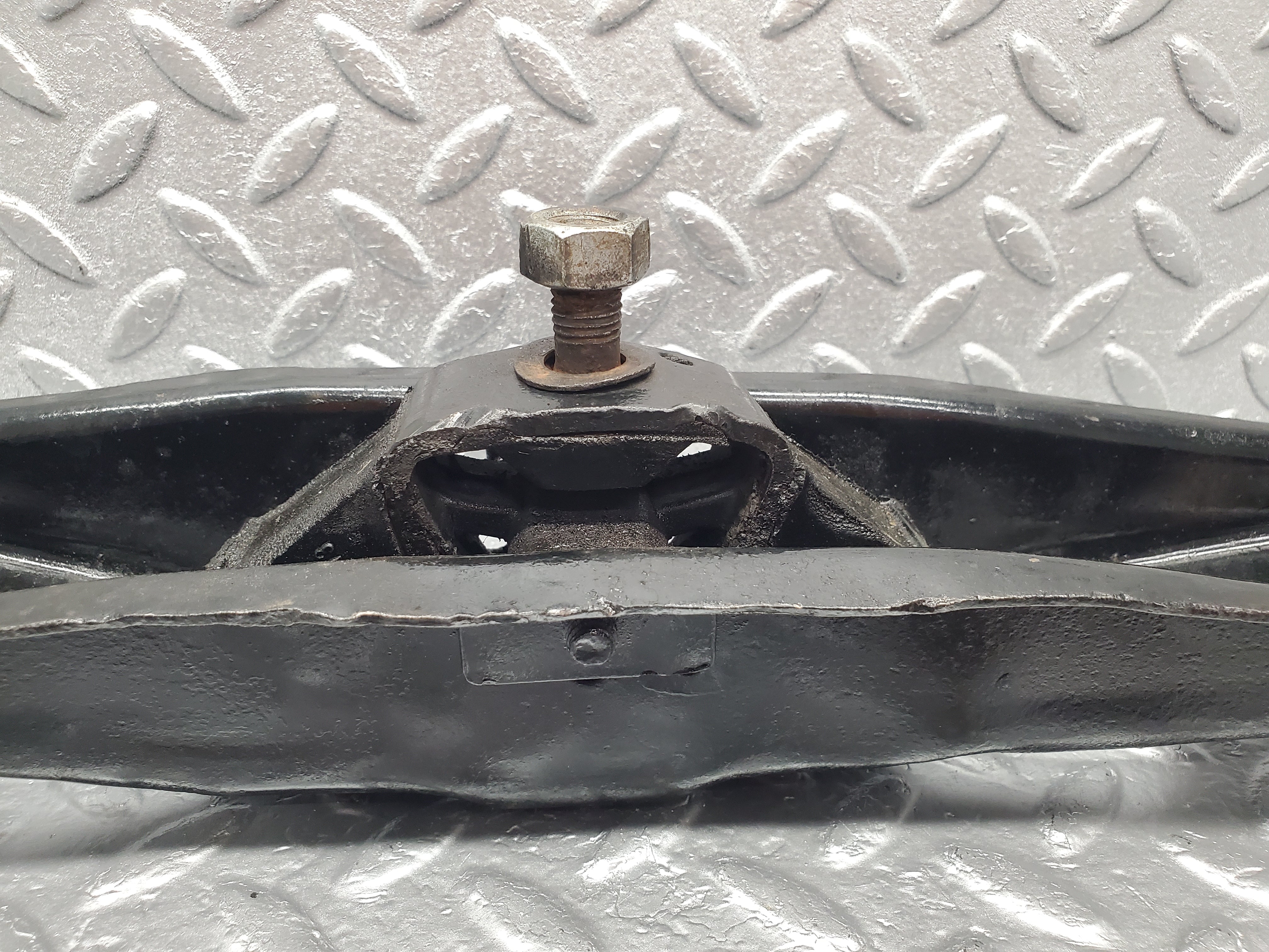 1751 Mercedes-Benz W123 230E Gearbox Mount Bracket