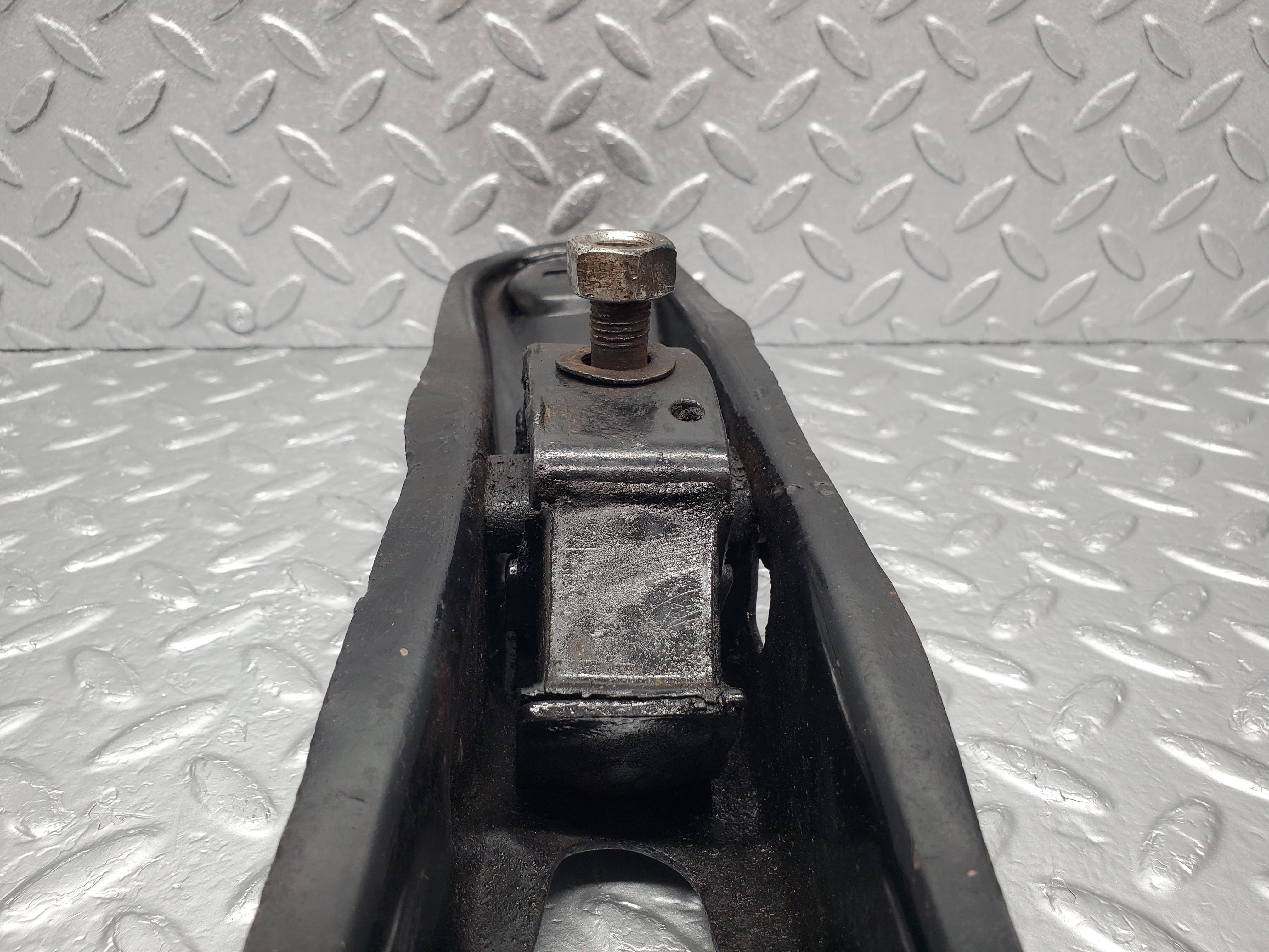 1751 Mercedes-Benz W123 230E Gearbox Mount Bracket