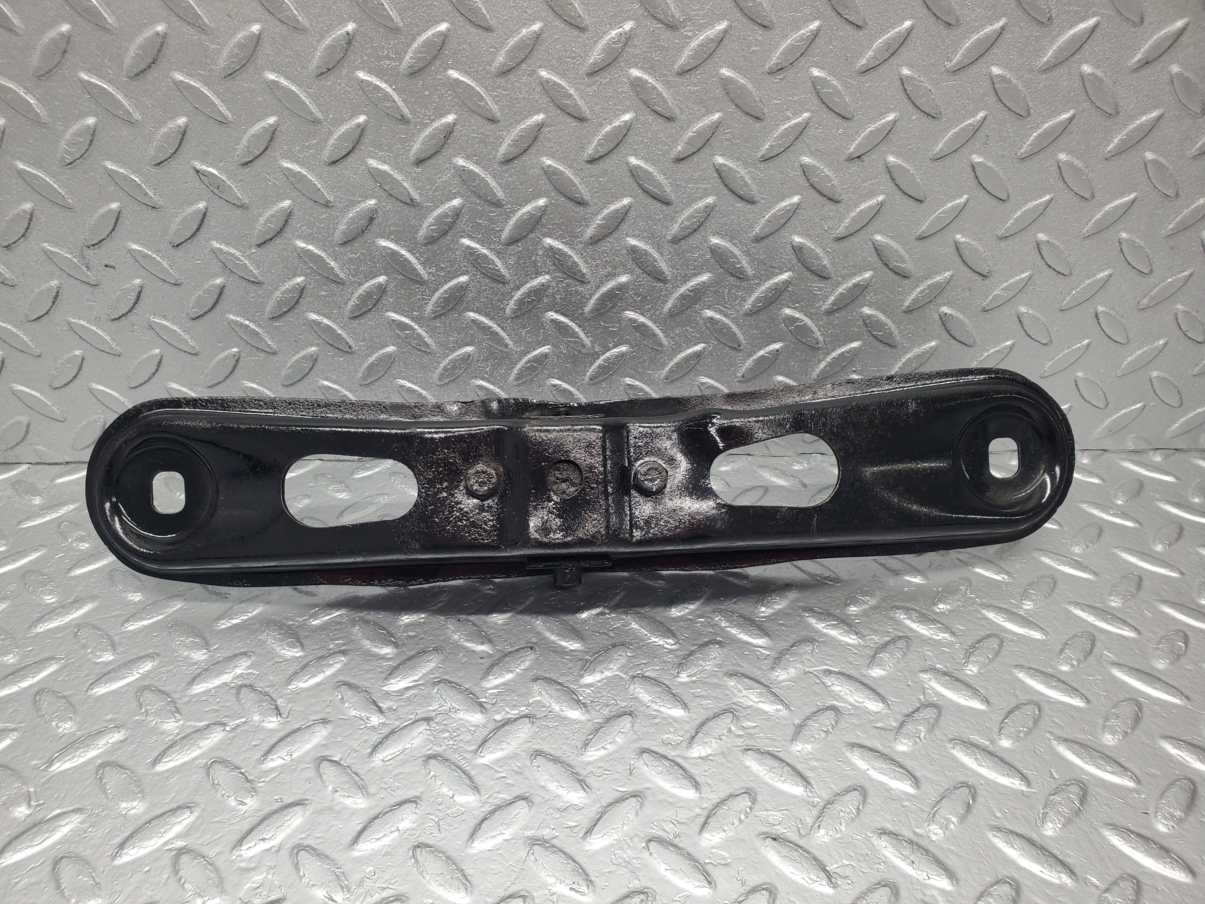 1751 Mercedes-Benz W123 230E Gearbox Mount Bracket