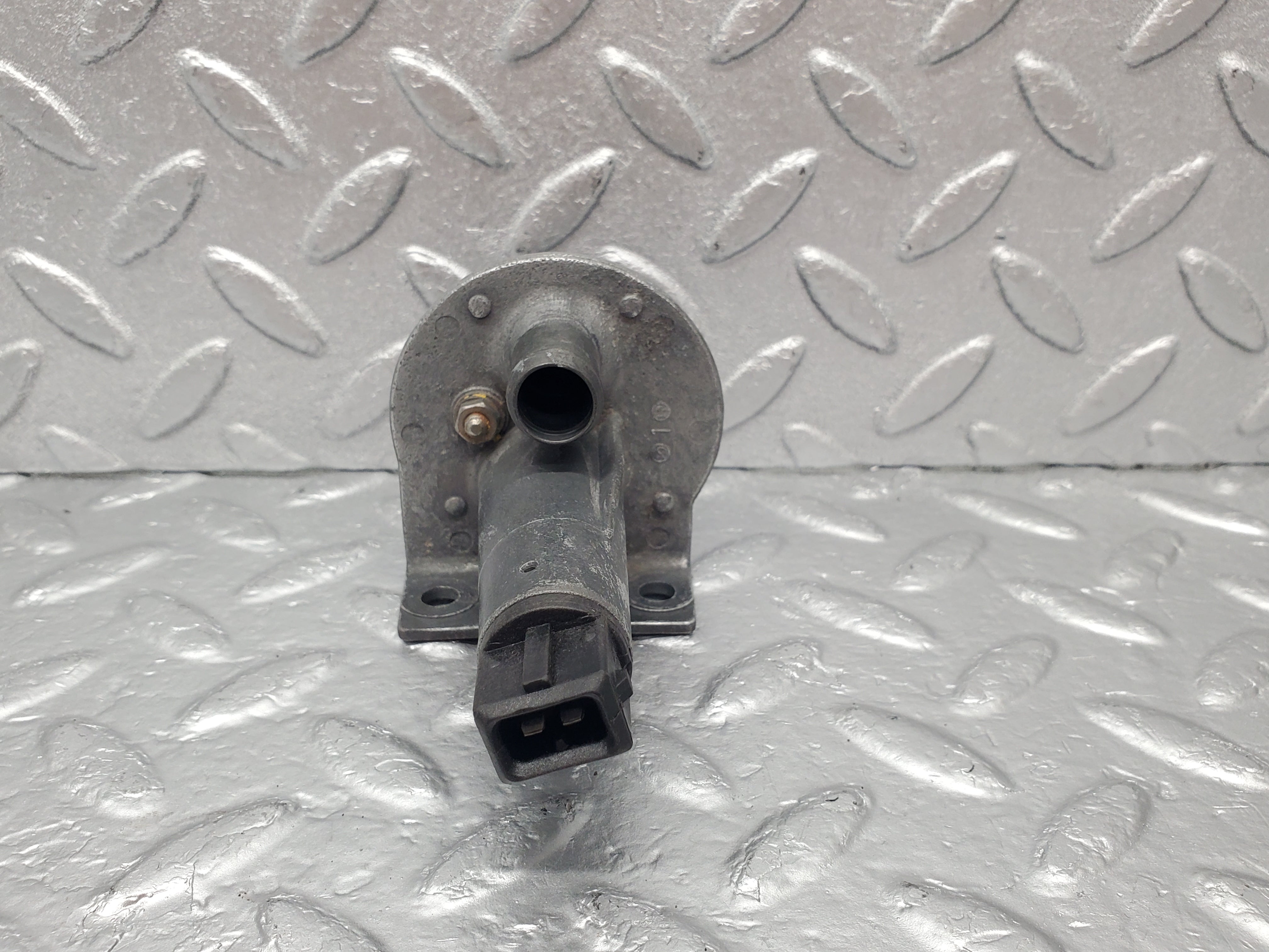 1755 Mercedes-Benz W123 230E Auxiliary Air Valve Bosch 0280140127