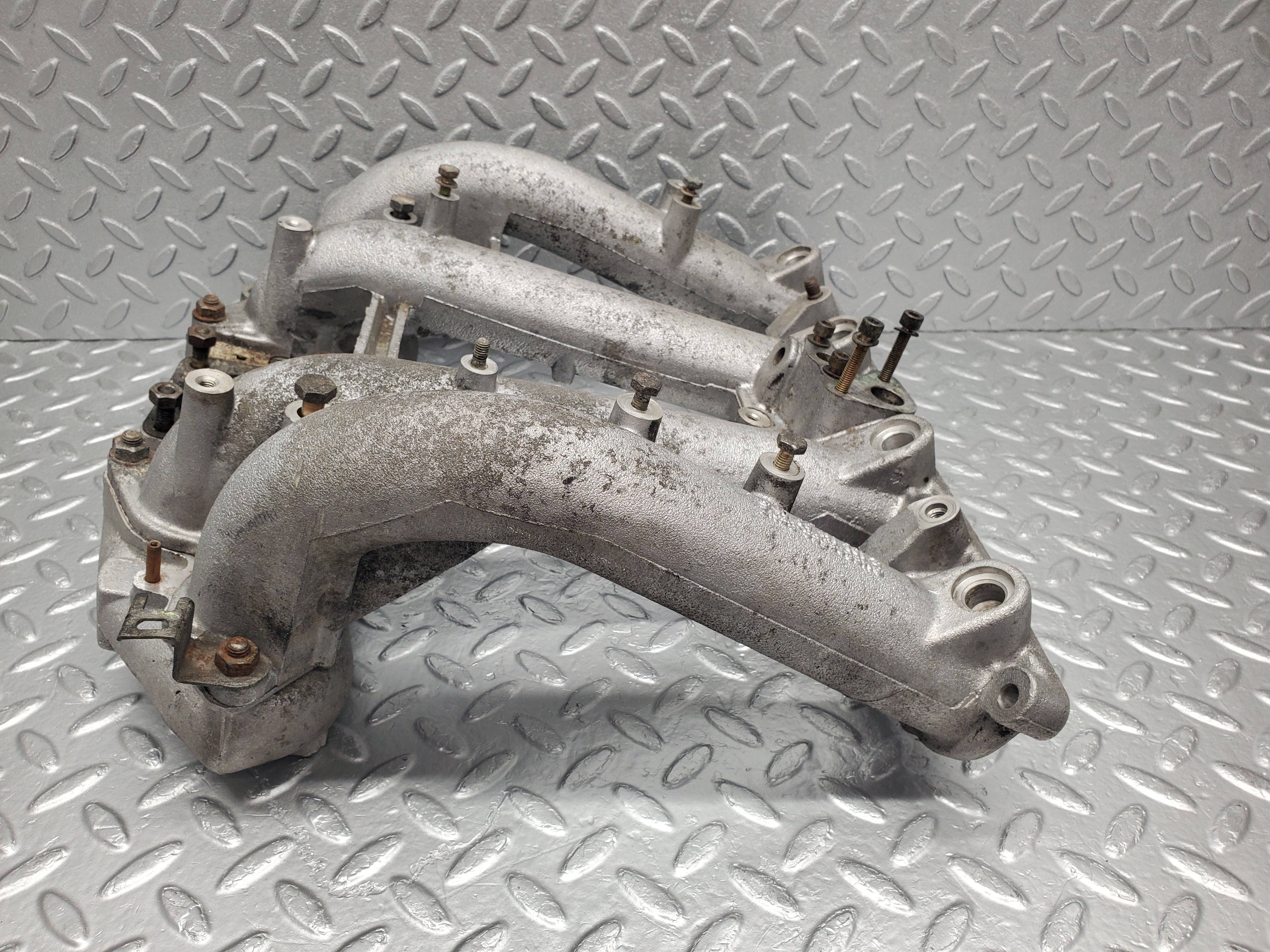 1760 Mercedes-Benz W123 230E Intake Manifold 1021411190