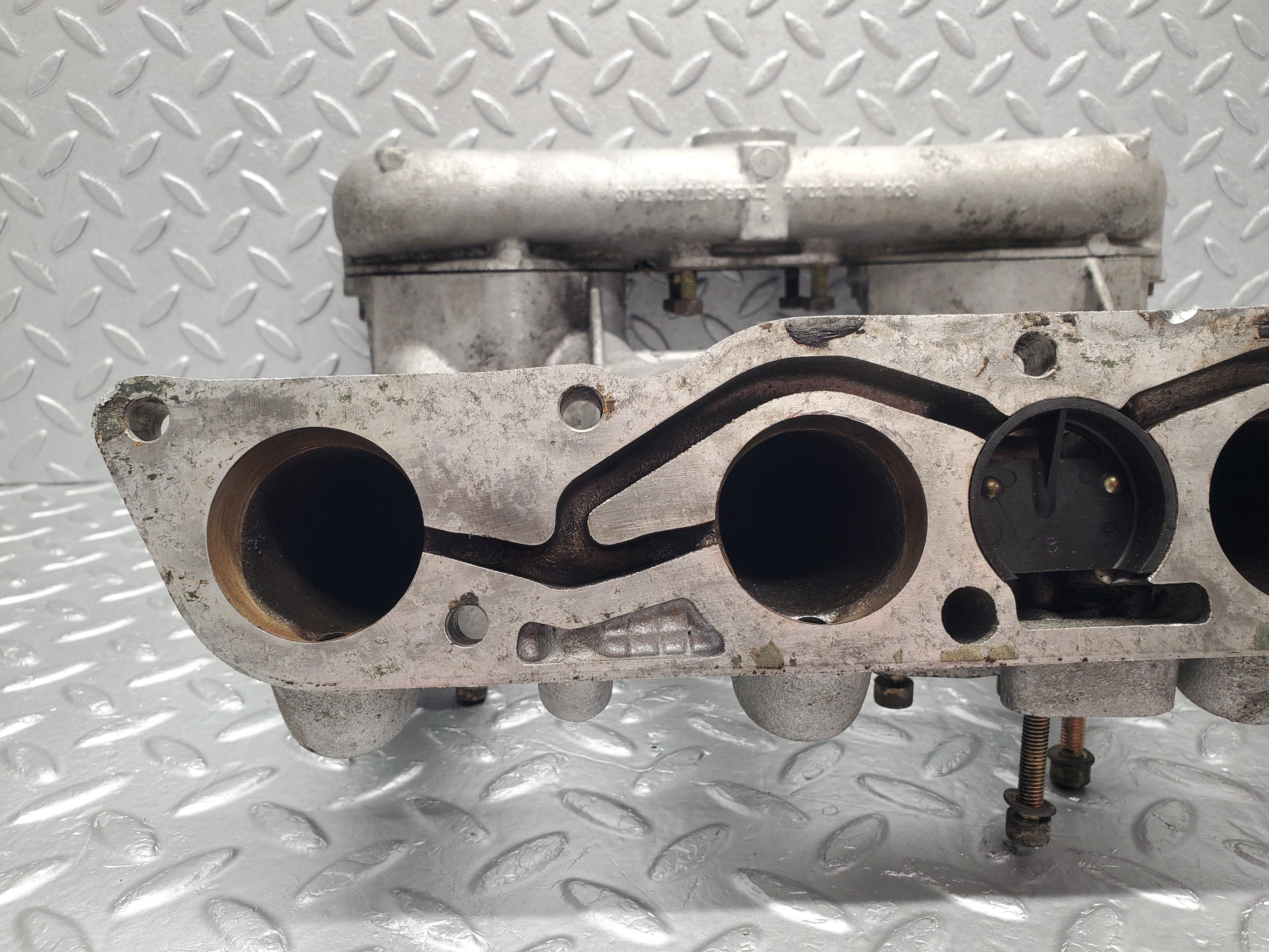 1760 Mercedes-Benz W123 230E Intake Manifold 1021411190