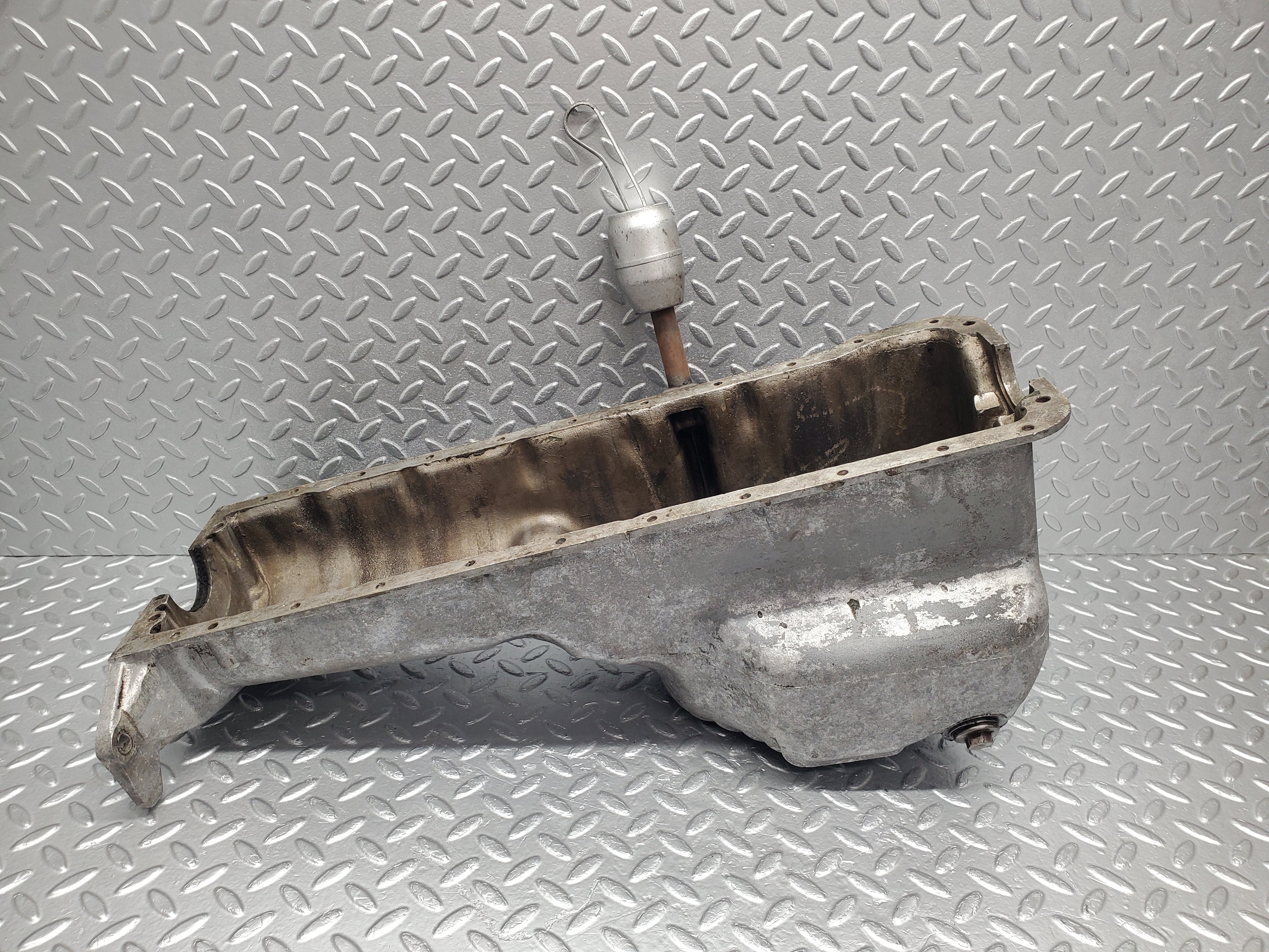 1750 Mercedes-Benz W105 219 Ponton Oil Pan Oil Sump 1270100513