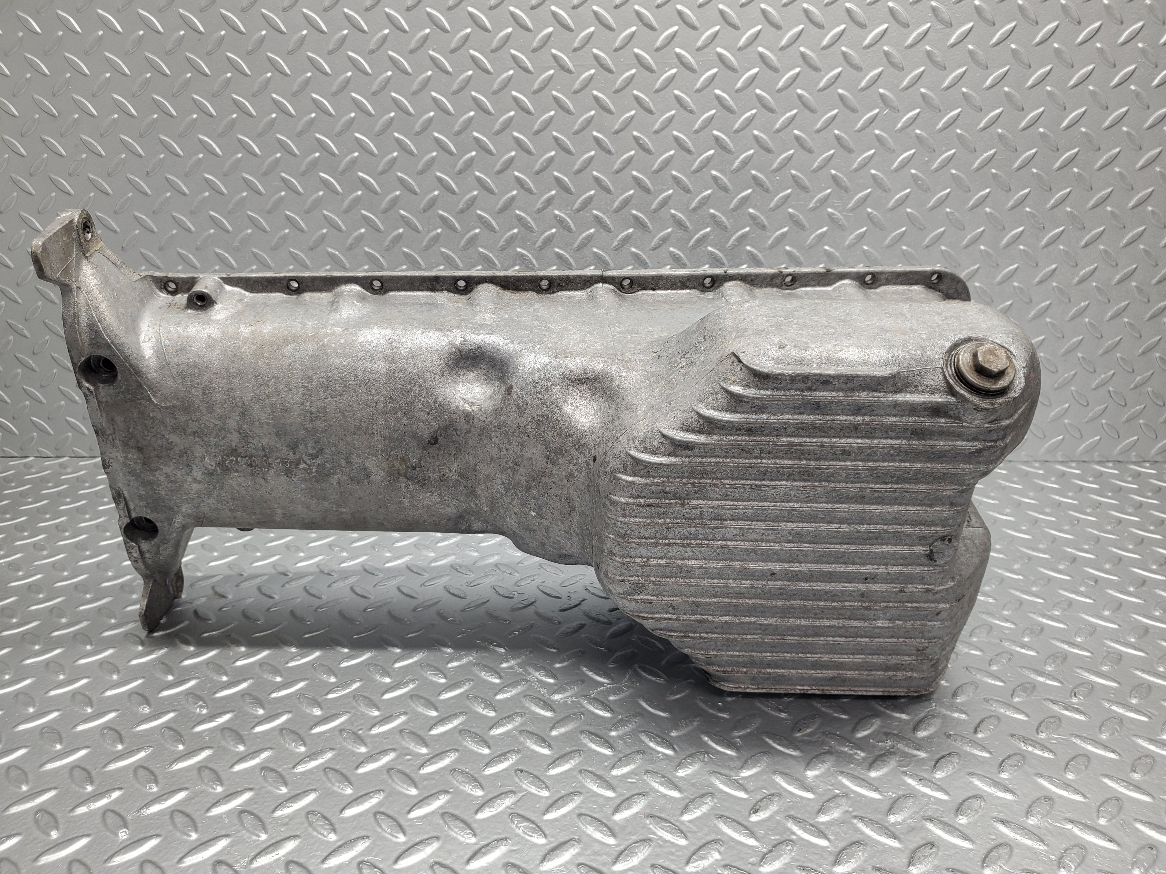 1750 Mercedes-Benz W105 219 Ponton Oil Pan Oil Sump 1270100513