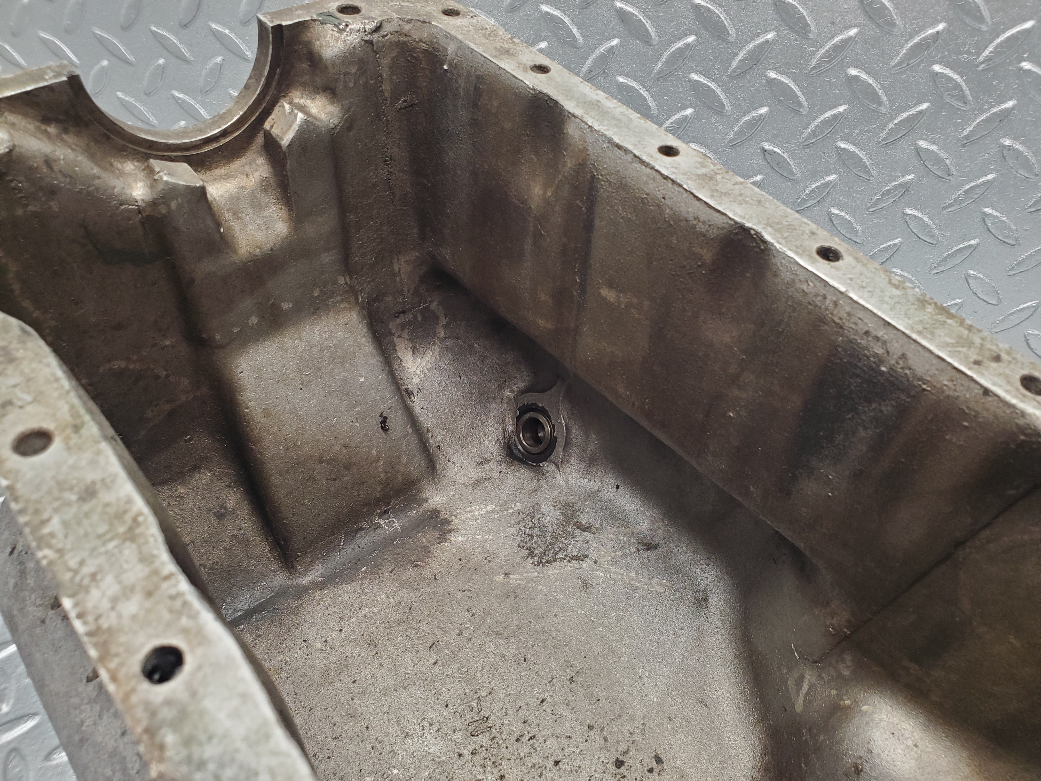 1750 Mercedes-Benz W105 219 Ponton Oil Pan Oil Sump 1270100513