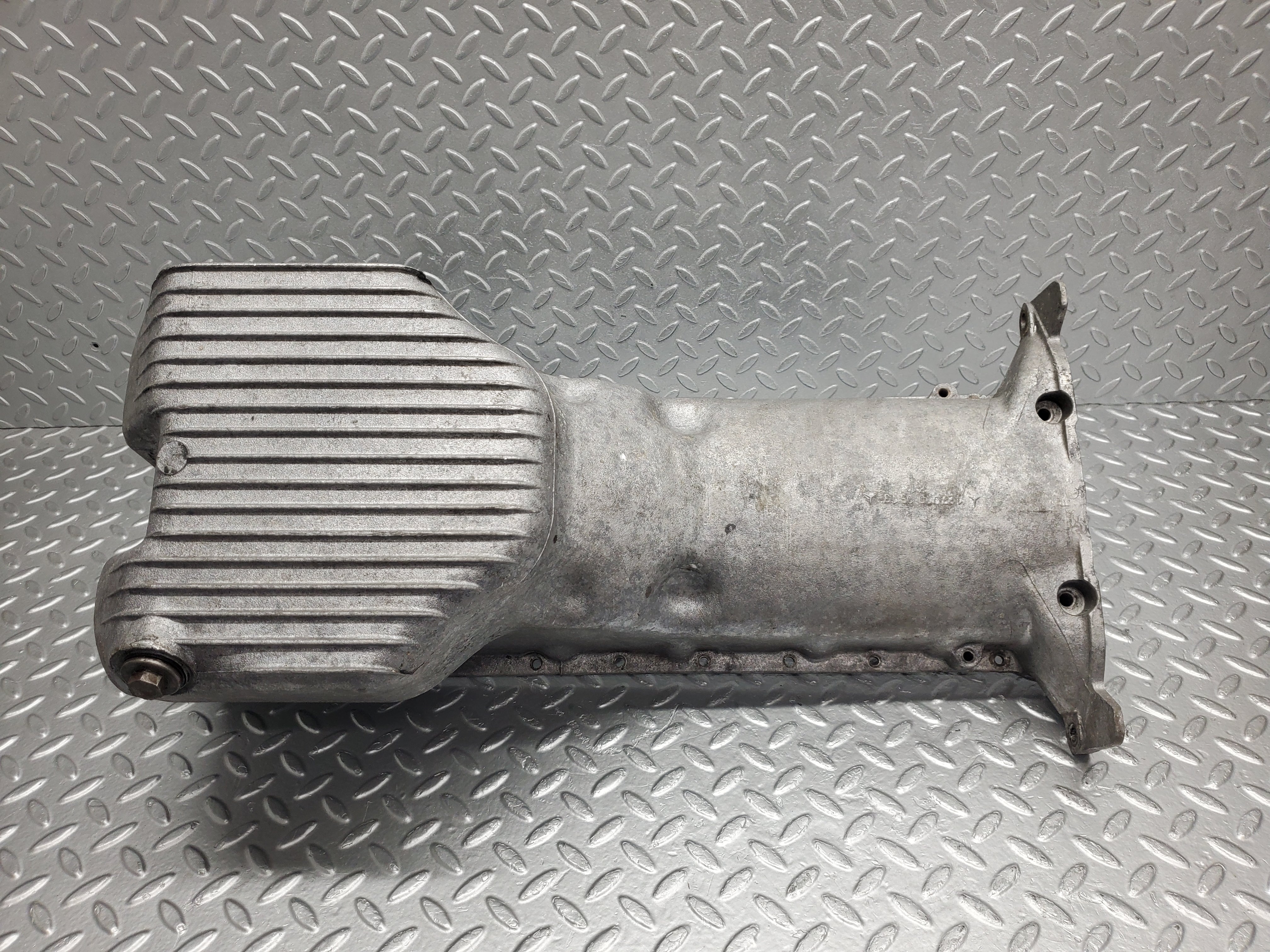 1750 Mercedes-Benz W105 219 Ponton Oil Pan Oil Sump 1270100513