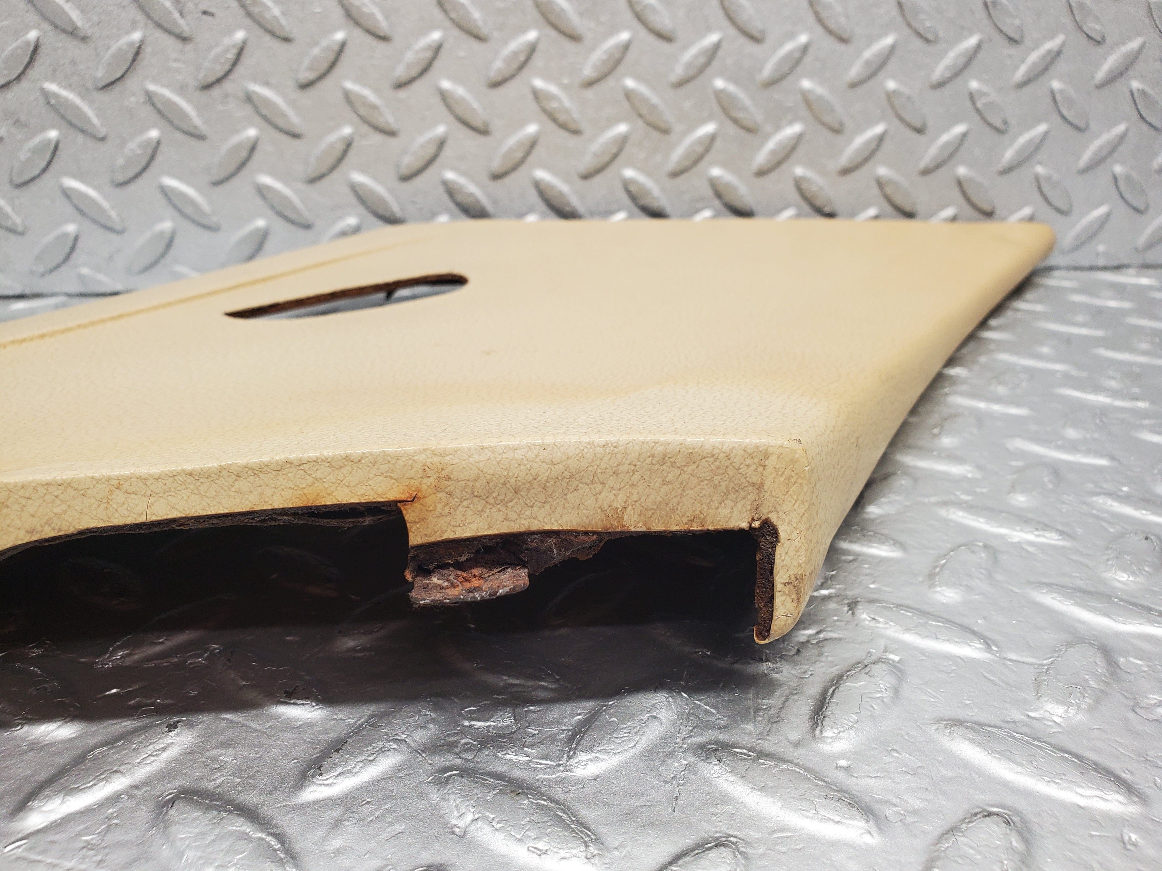 1785 Mercedes-Benz W116 350SE C Pillar Panel Trim Left