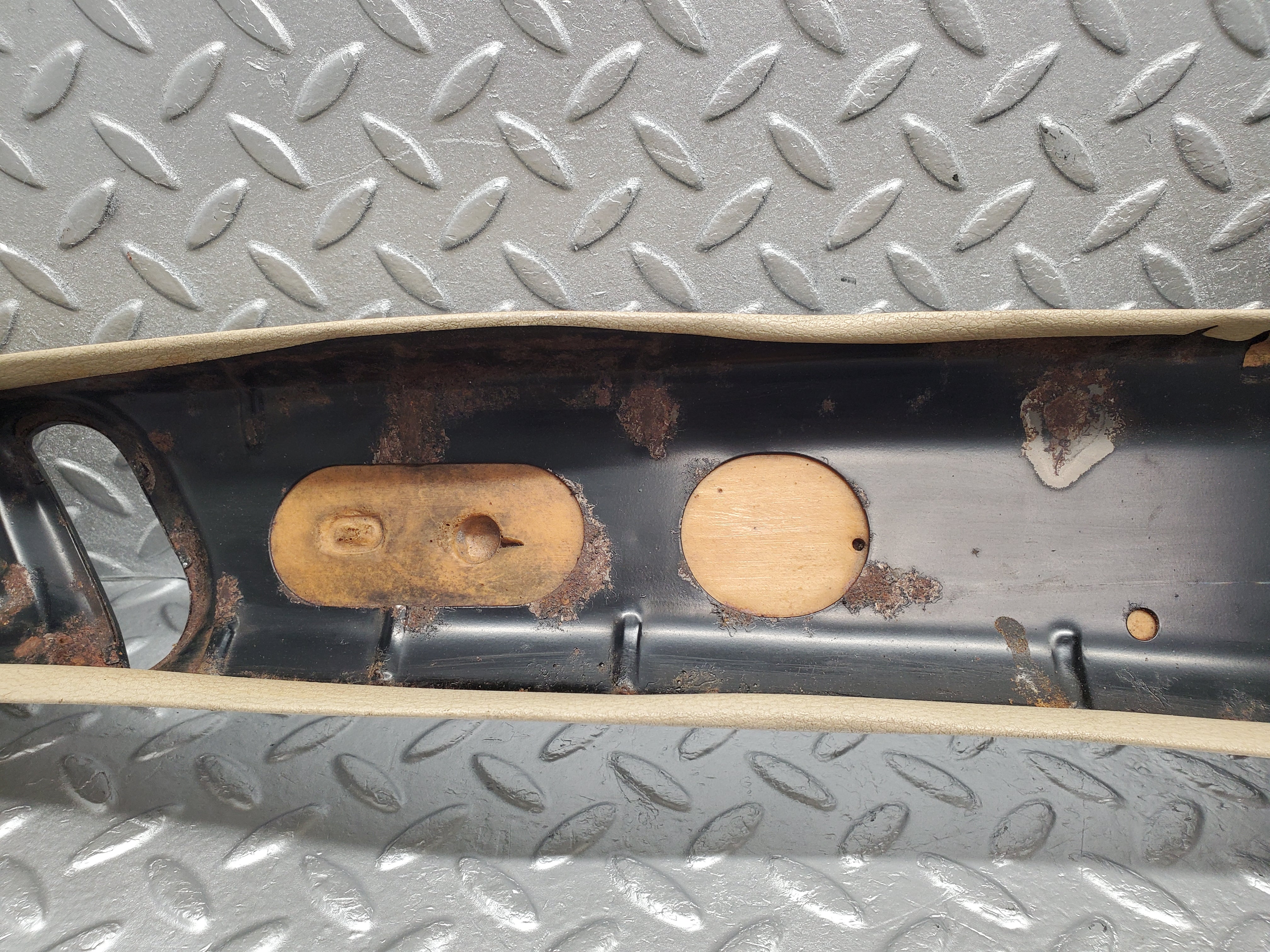 1787 Mercedes-Benz W116 350SE B Pillar Trim Right Side