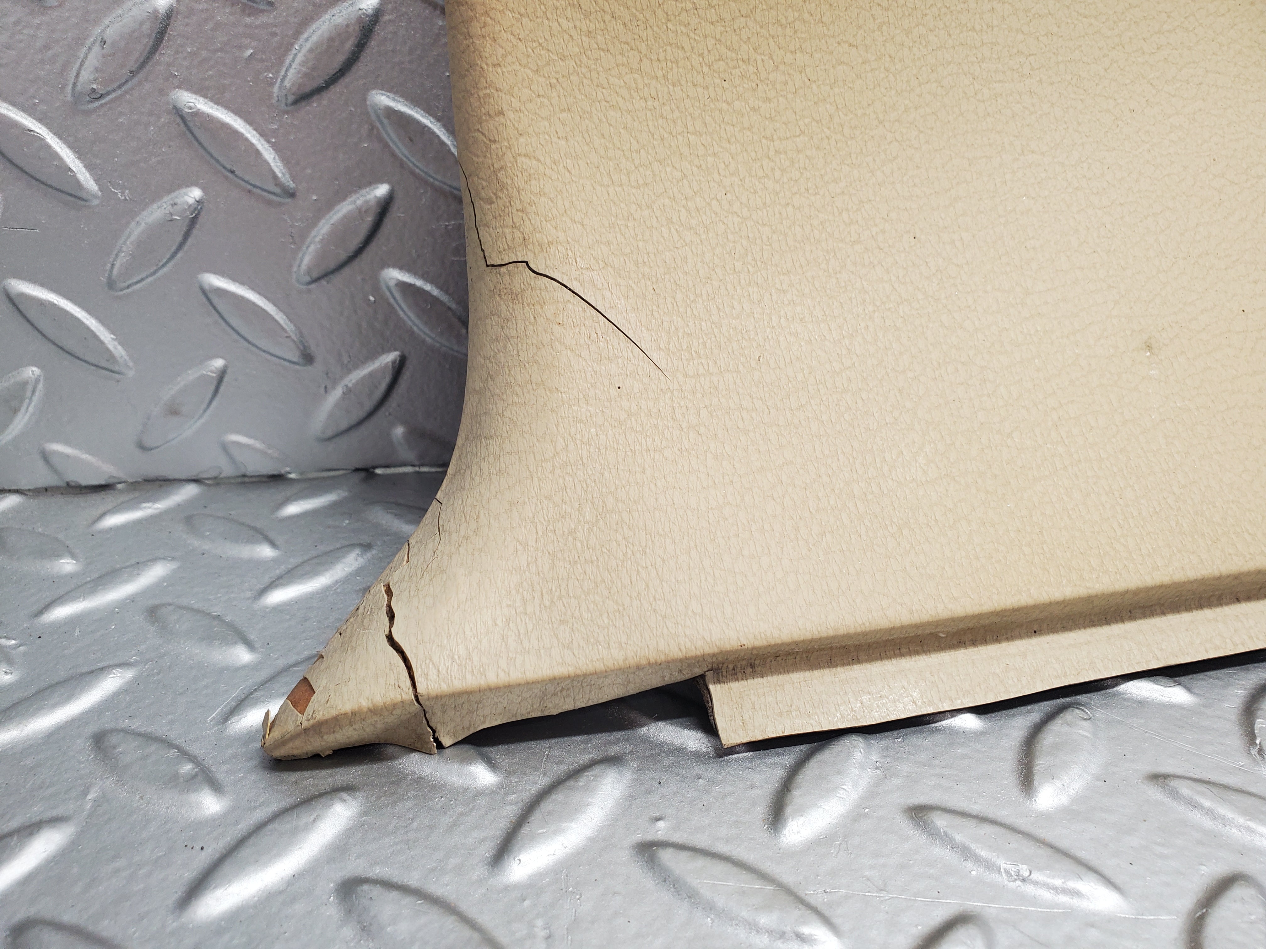 1794 Mercedes-Benz W116 350SE Headlining Roof Panel Left Side