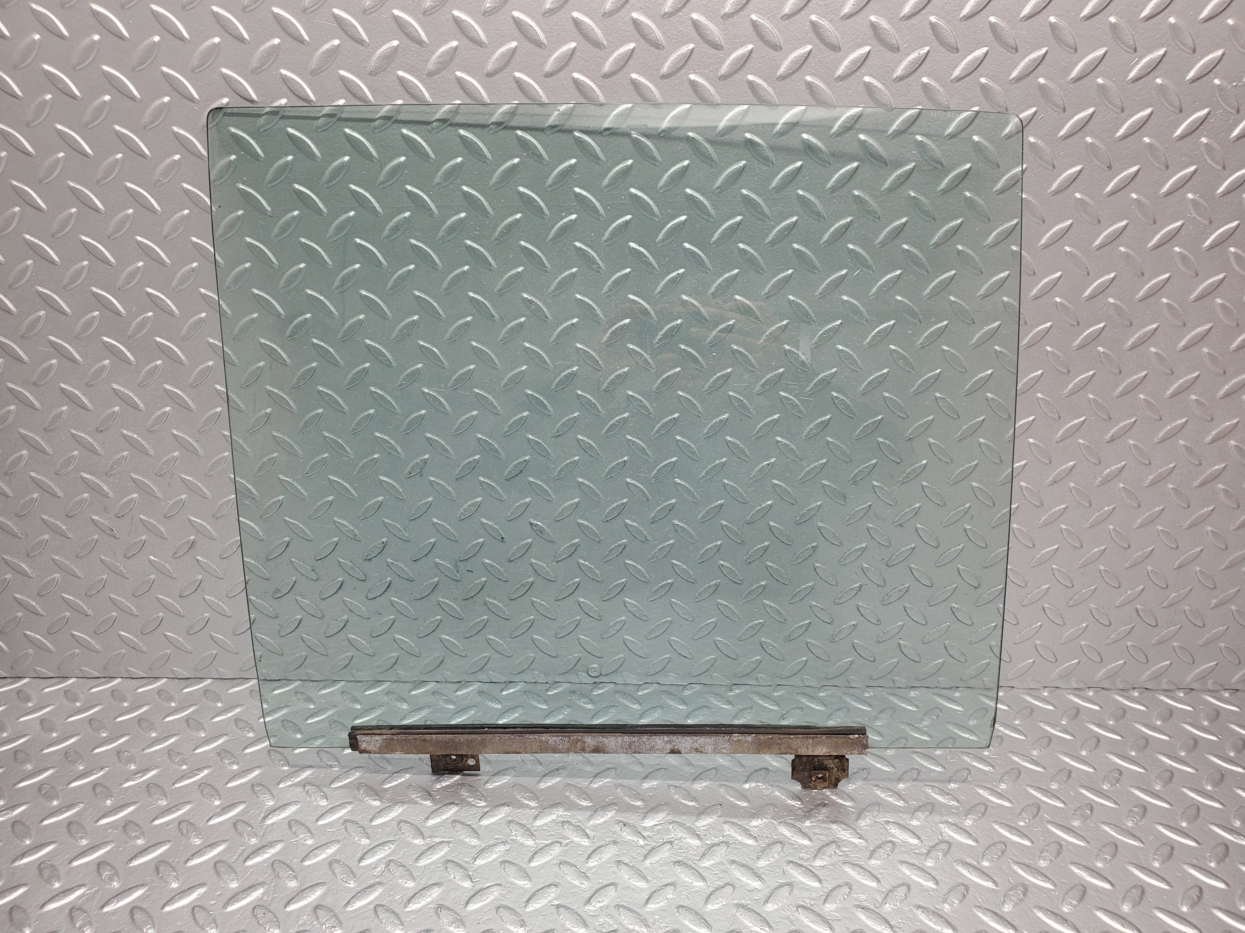 1798 Mercedes-Benz W116 350SE Rear Left Door Window Glass