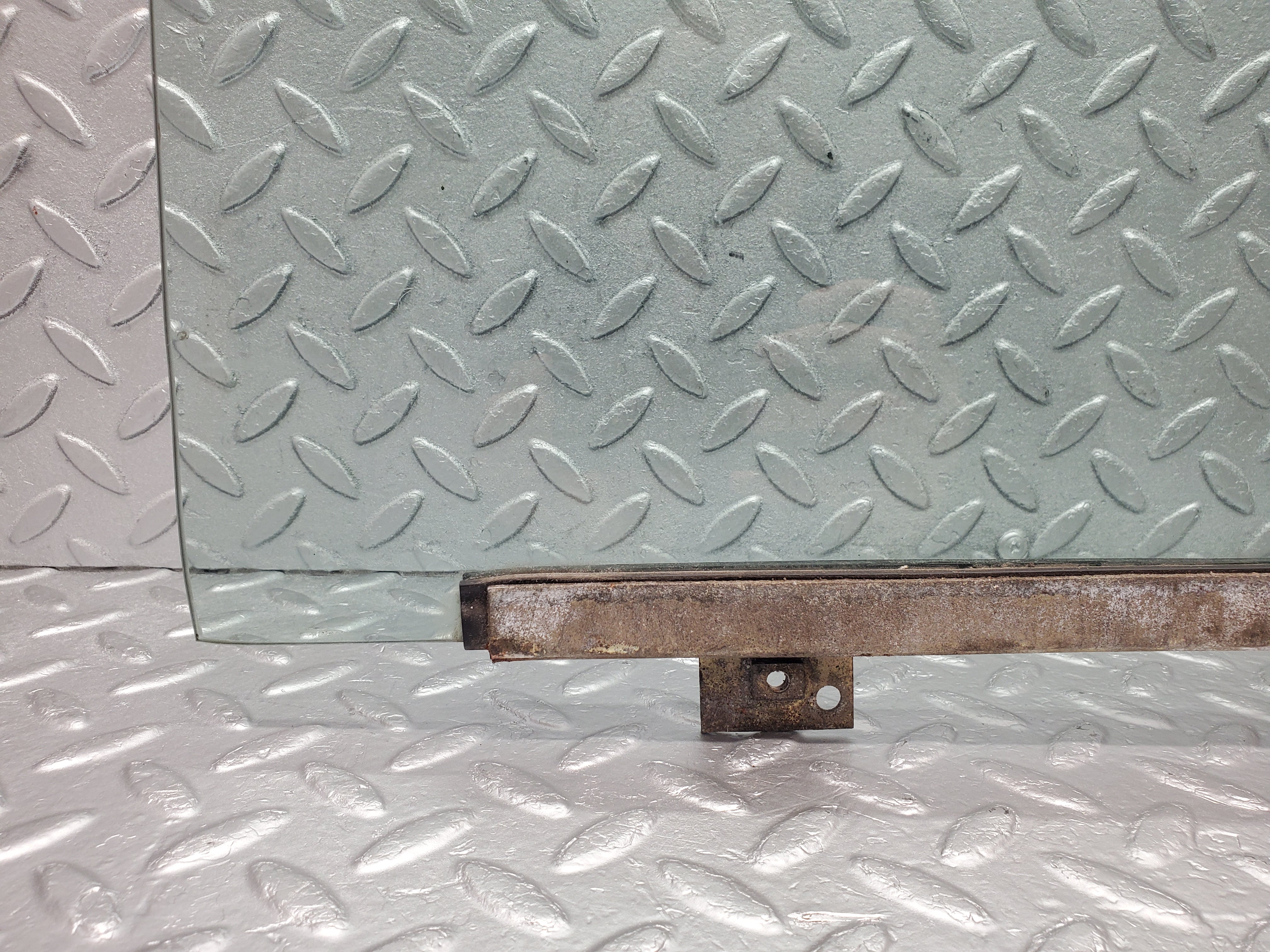 1798 Mercedes-Benz W116 350SE Rear Left Door Window Glass