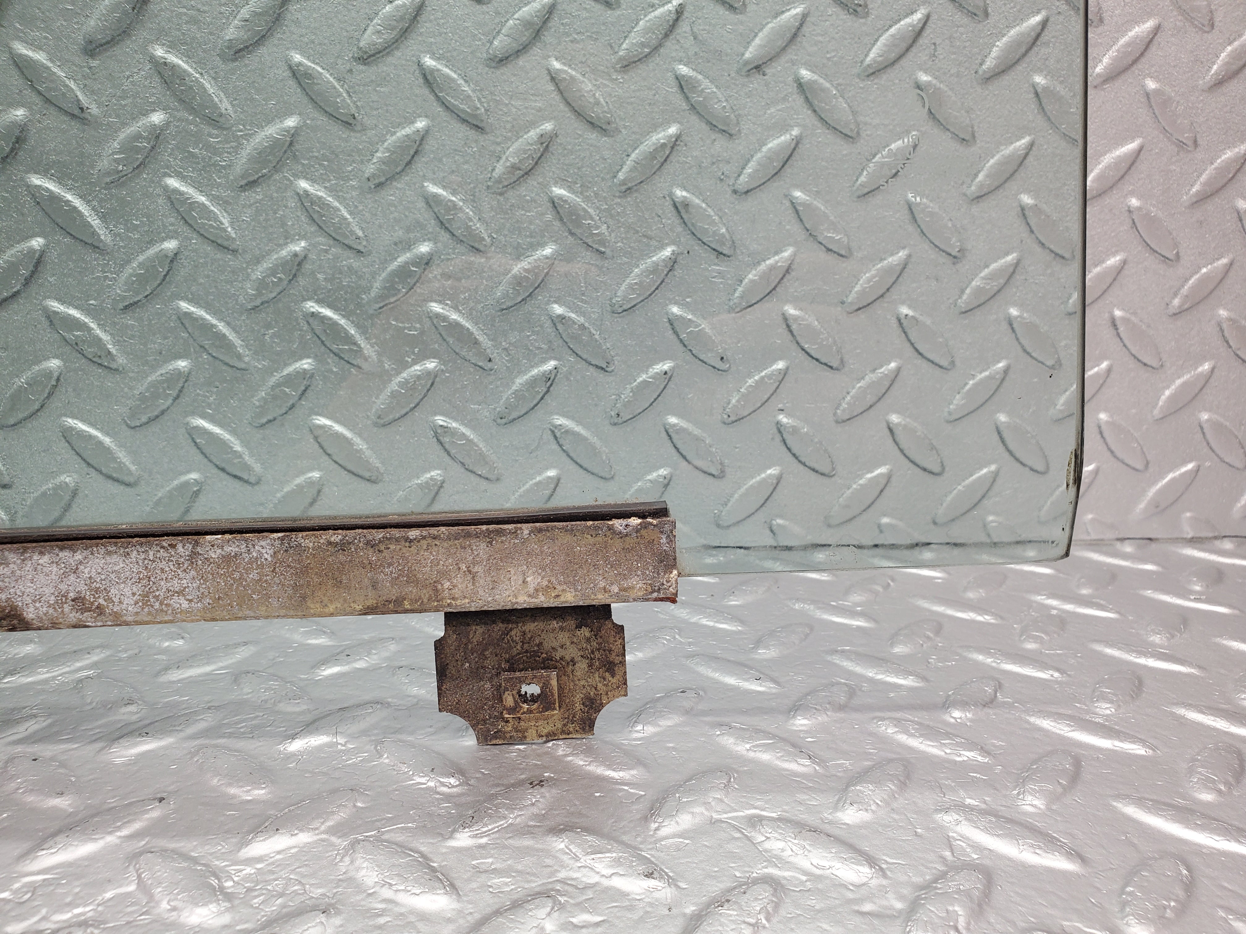 1798 Mercedes-Benz W116 350SE Rear Left Door Window Glass