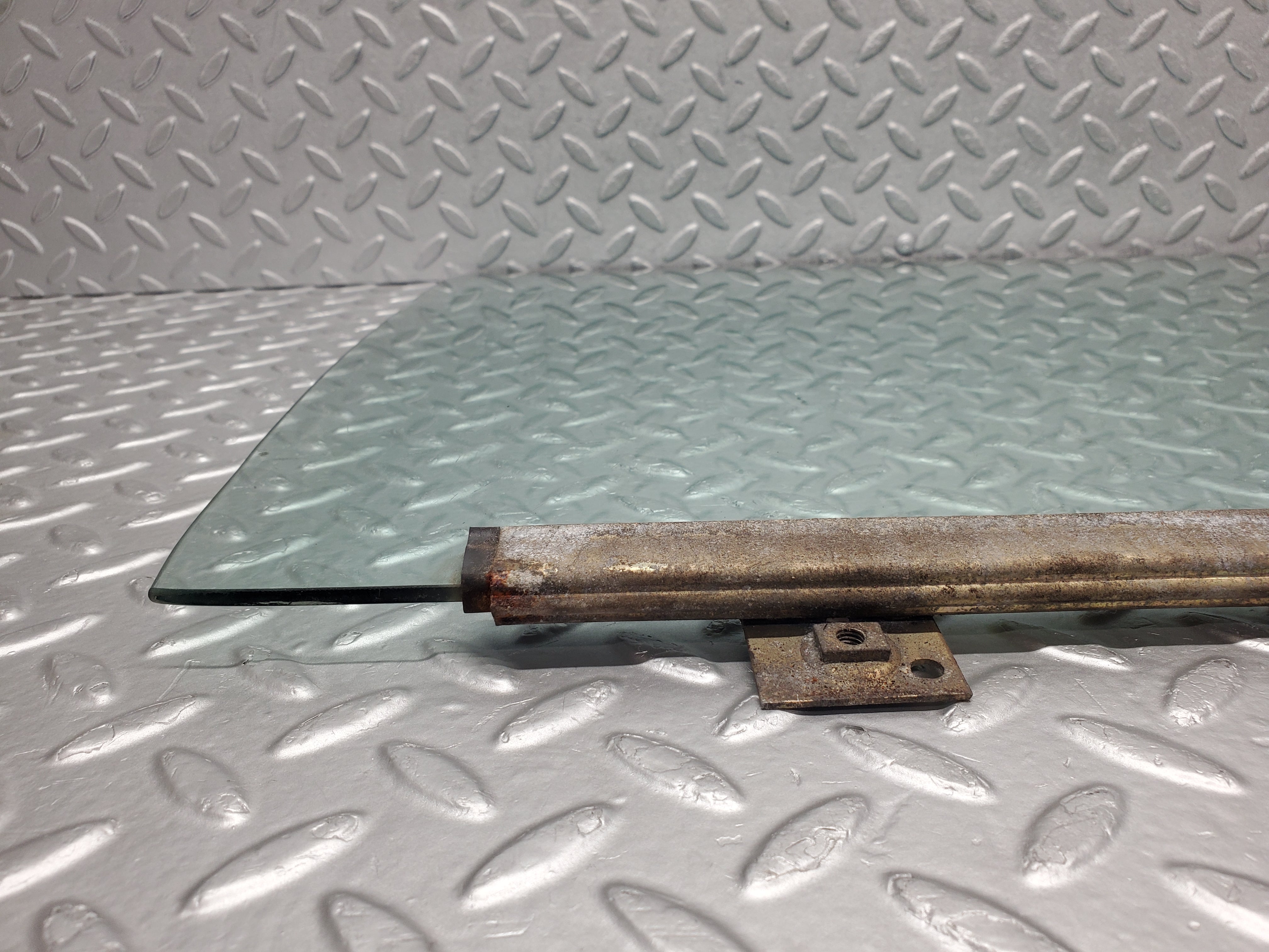 1798 Mercedes-Benz W116 350SE Rear Left Door Window Glass