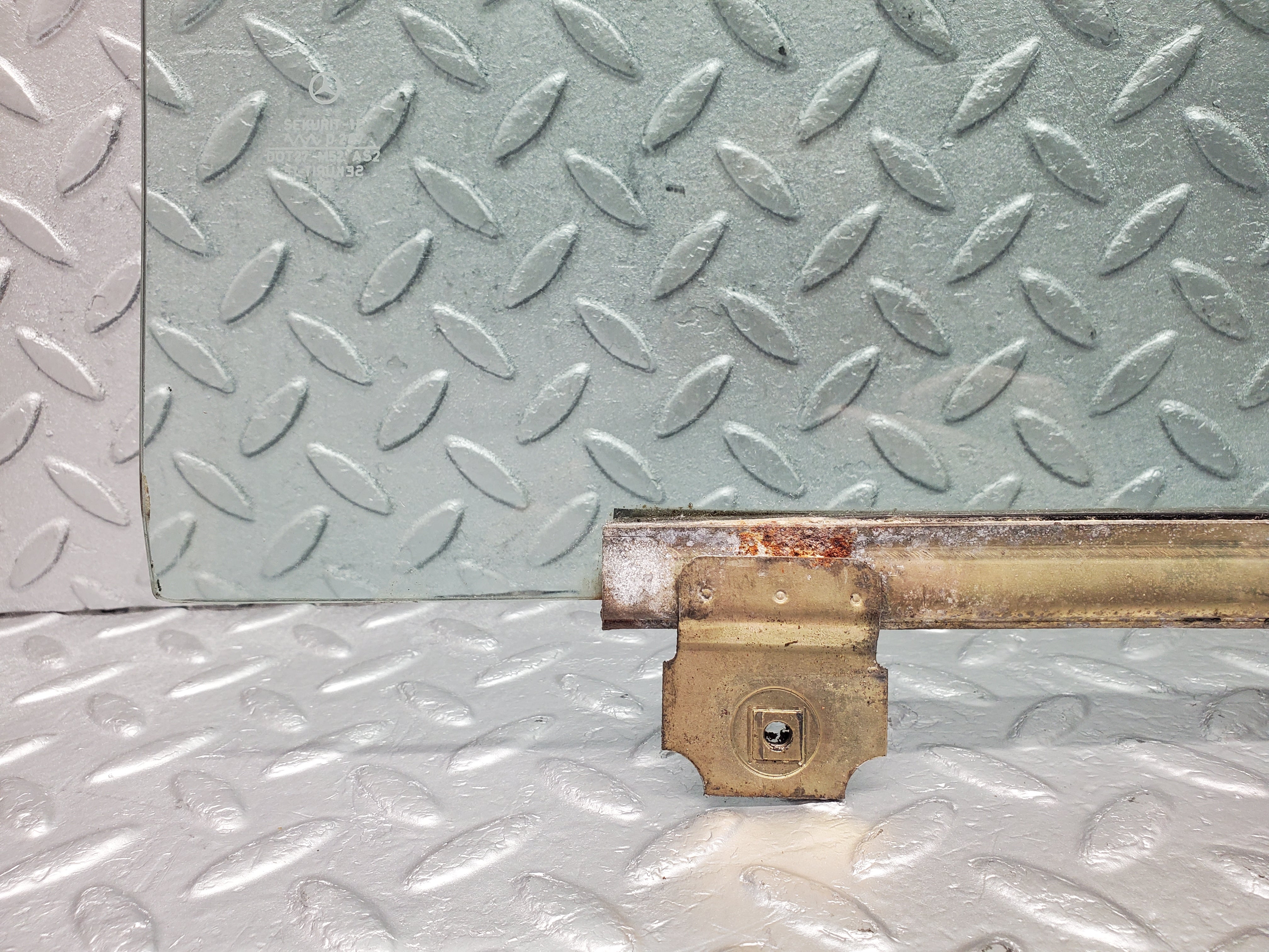 1798 Mercedes-Benz W116 350SE Rear Left Door Window Glass