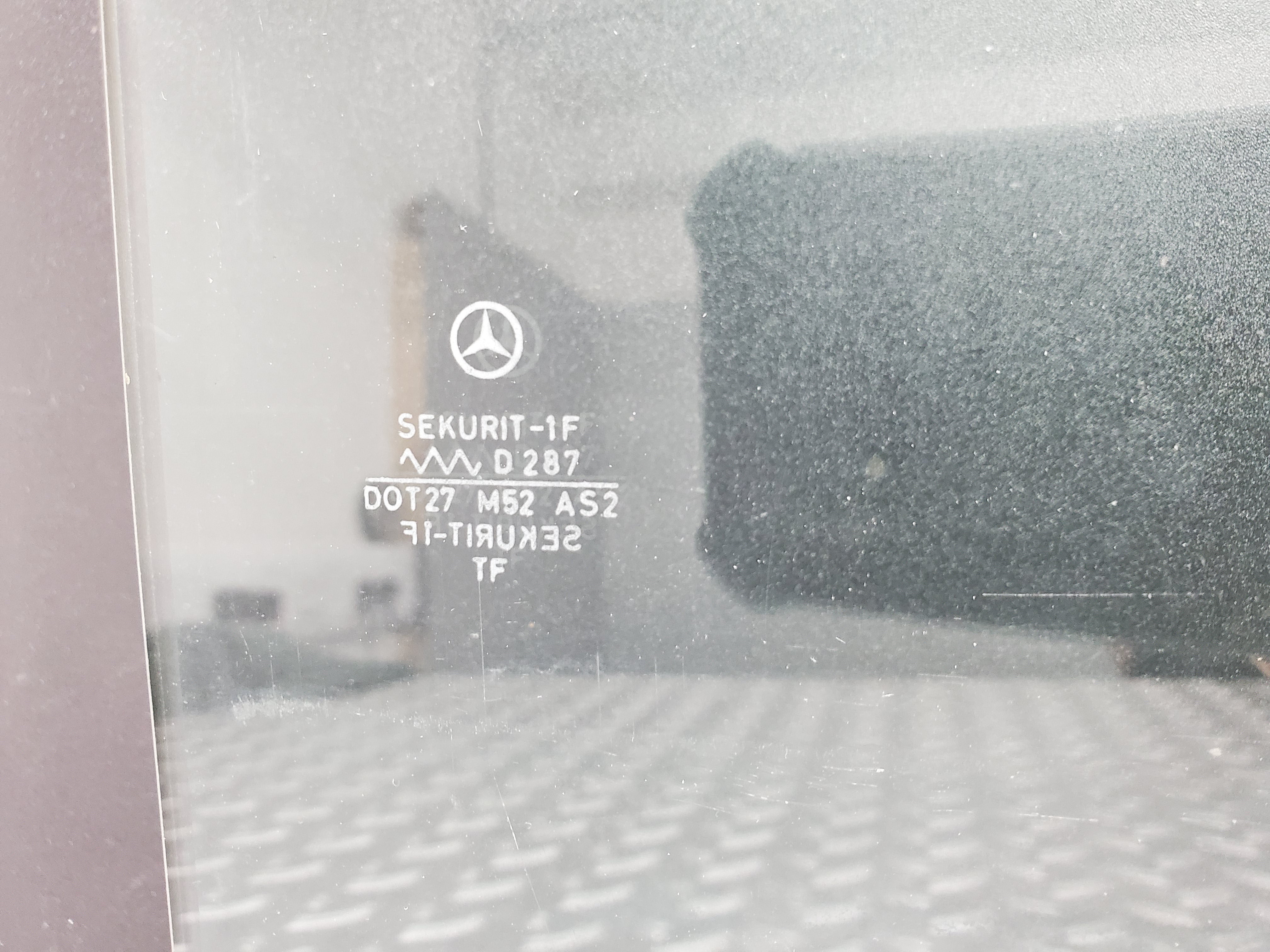 1799 Mercedes-Benz W116 350SE Rear Right Door Window Glass