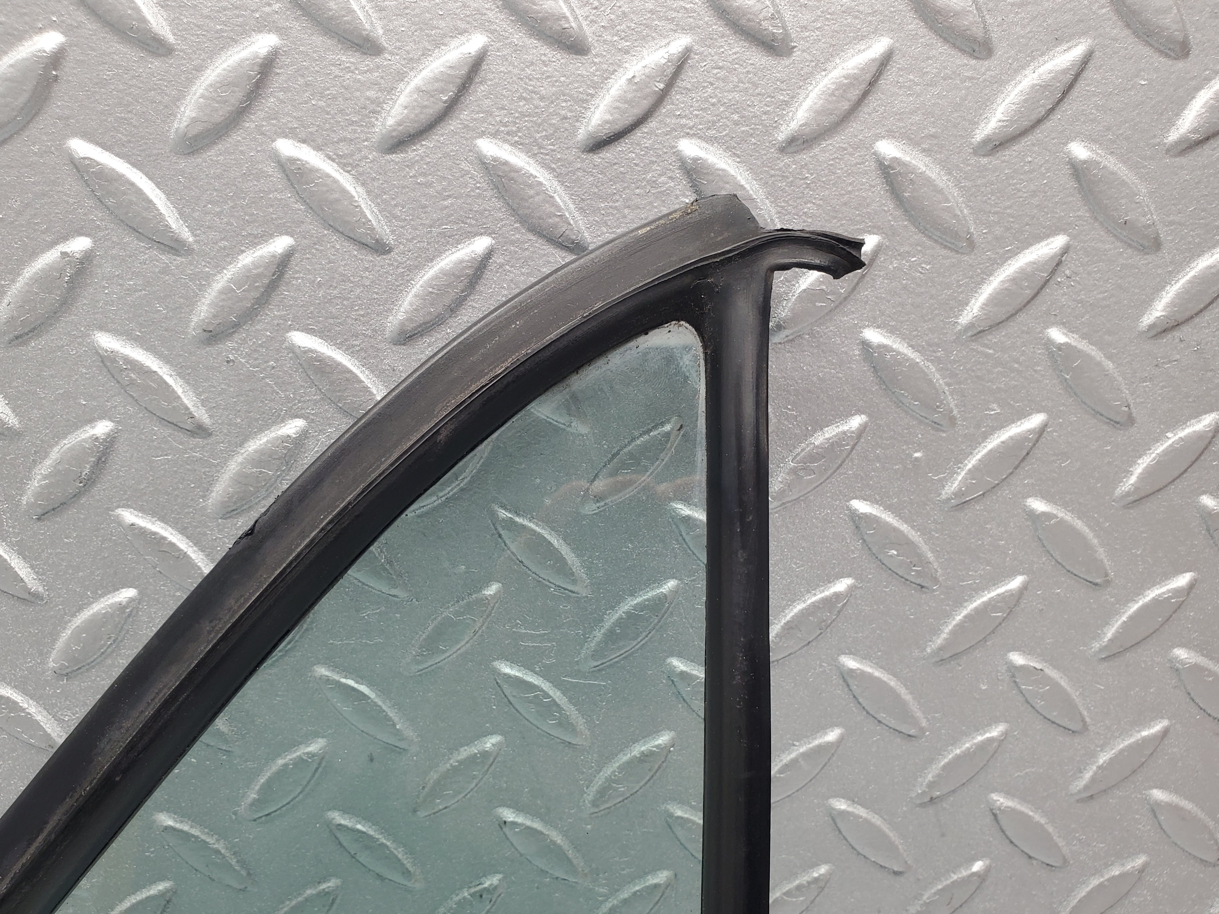 1802 Mercedes-Benz W116 350SE Rear Right Quarter Window Glass