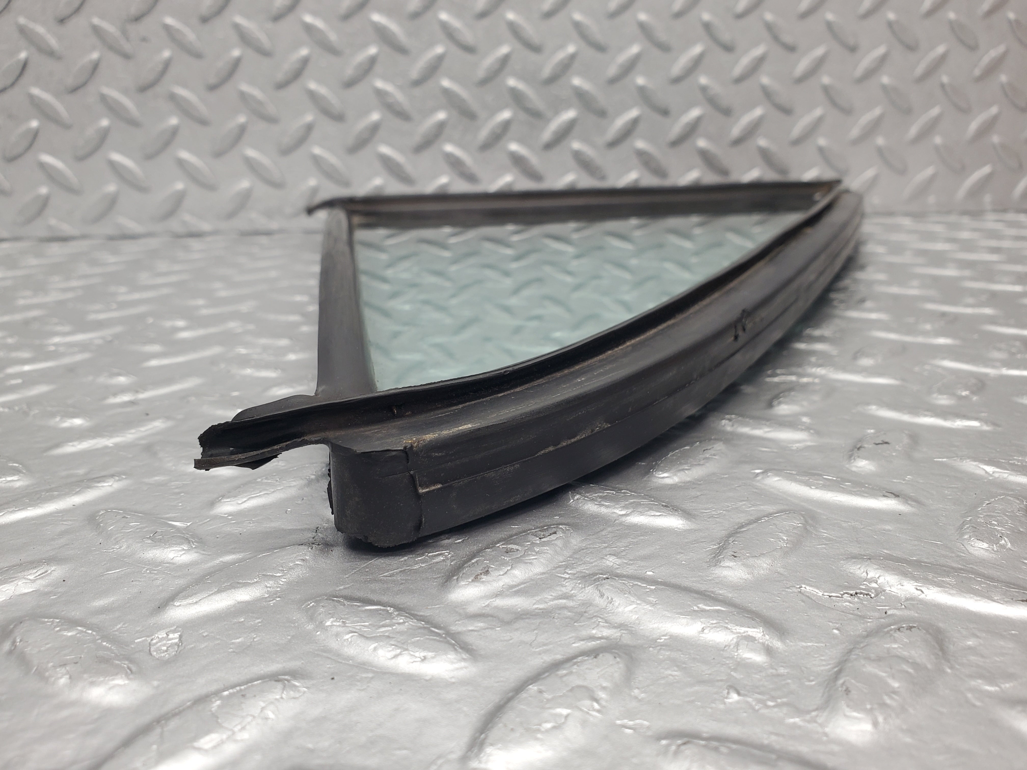 1802 Mercedes-Benz W116 350SE Rear Right Quarter Window Glass